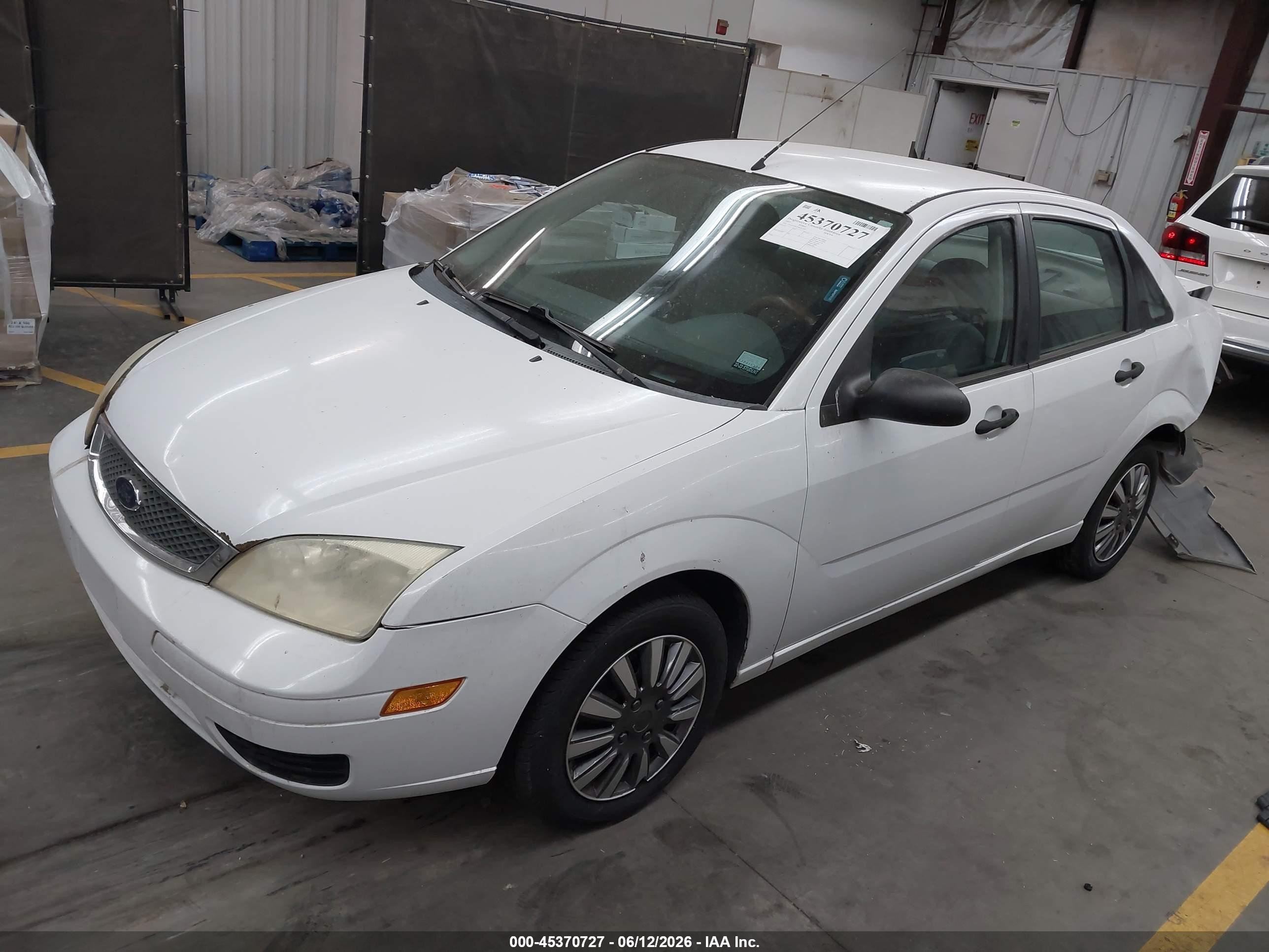 2005 Ford Focus Zx4 Белый vin: 1FAFP34N35W201205
