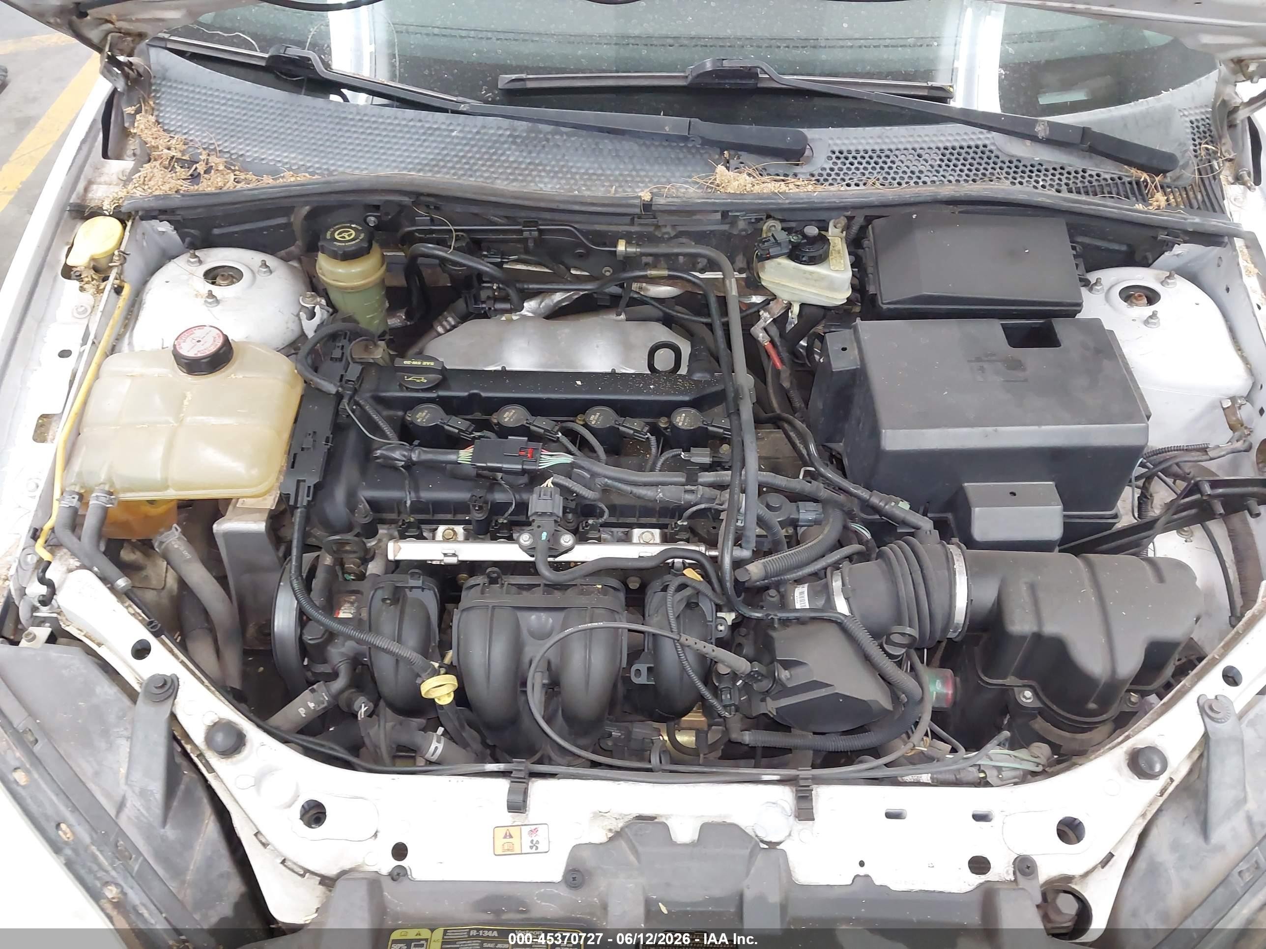 2005 Ford Focus Zx4 Белый vin: 1FAFP34N35W201205