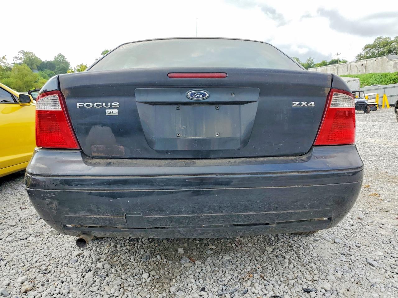 2005 Ford Focus Zx4 Black vin: 1FAFP34N35W211104