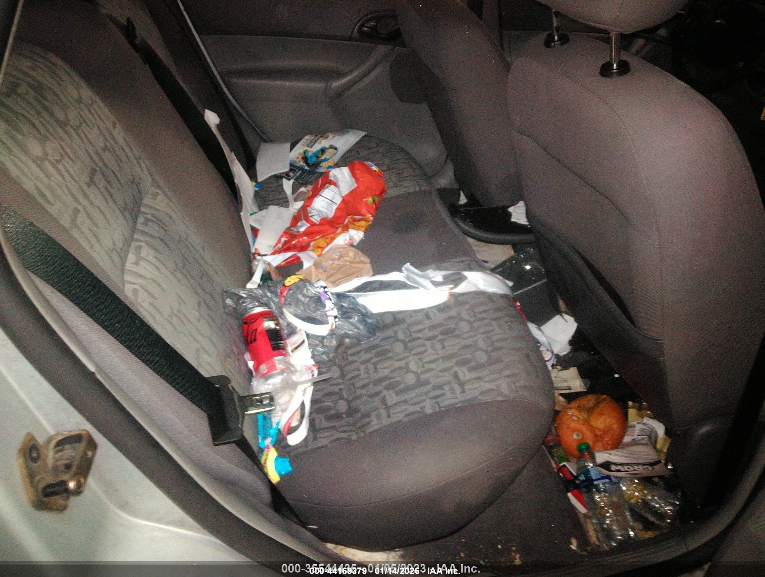 2005 Ford Focus Zx4 Серебряный vin: 1FAFP34N35W240411