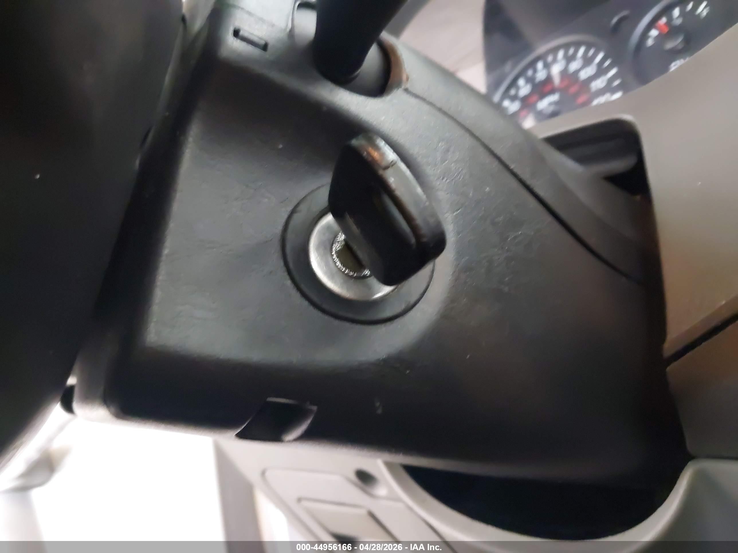 2005 Ford Focus Zx4 White vin: 1FAFP34N35W258276