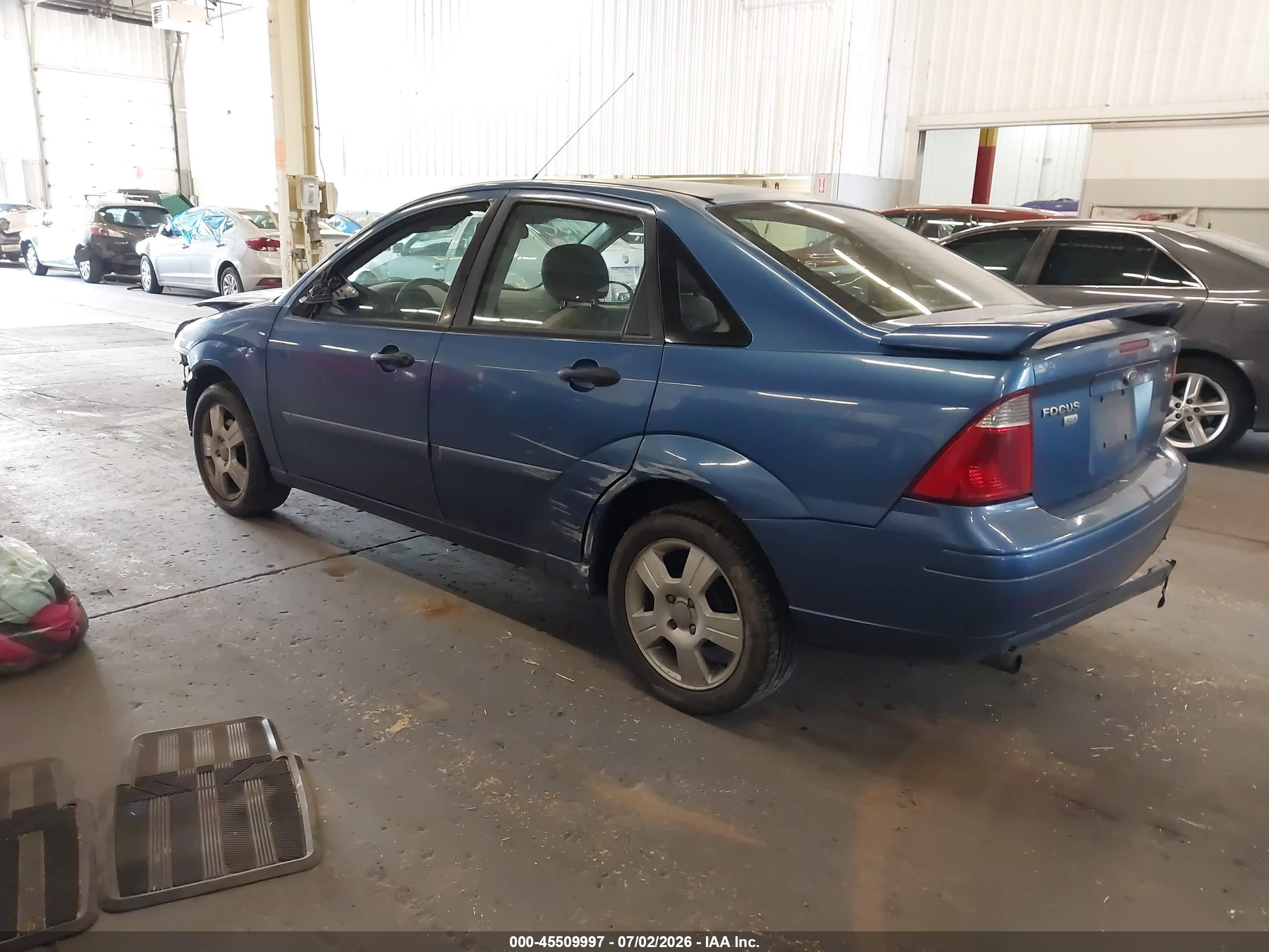 2005 Ford Focus Zx4 Синий vin: 1FAFP34N35W276826
