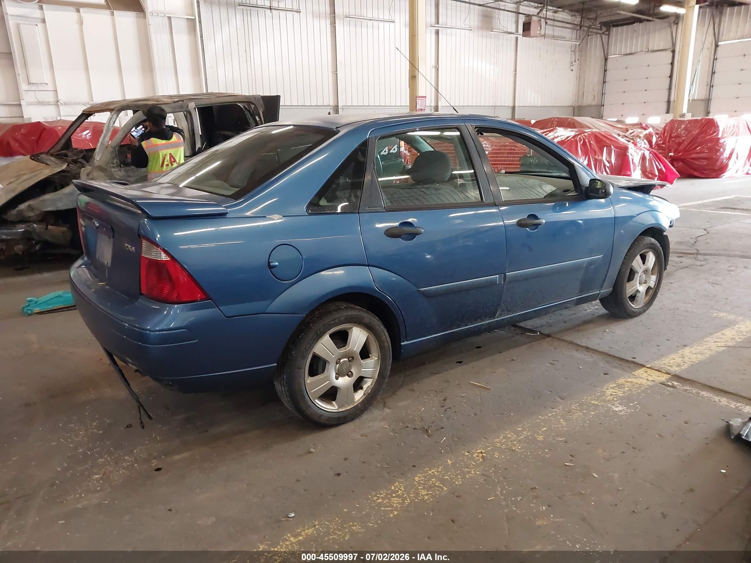 2005 Ford Focus Zx4 Синий vin: 1FAFP34N35W276826