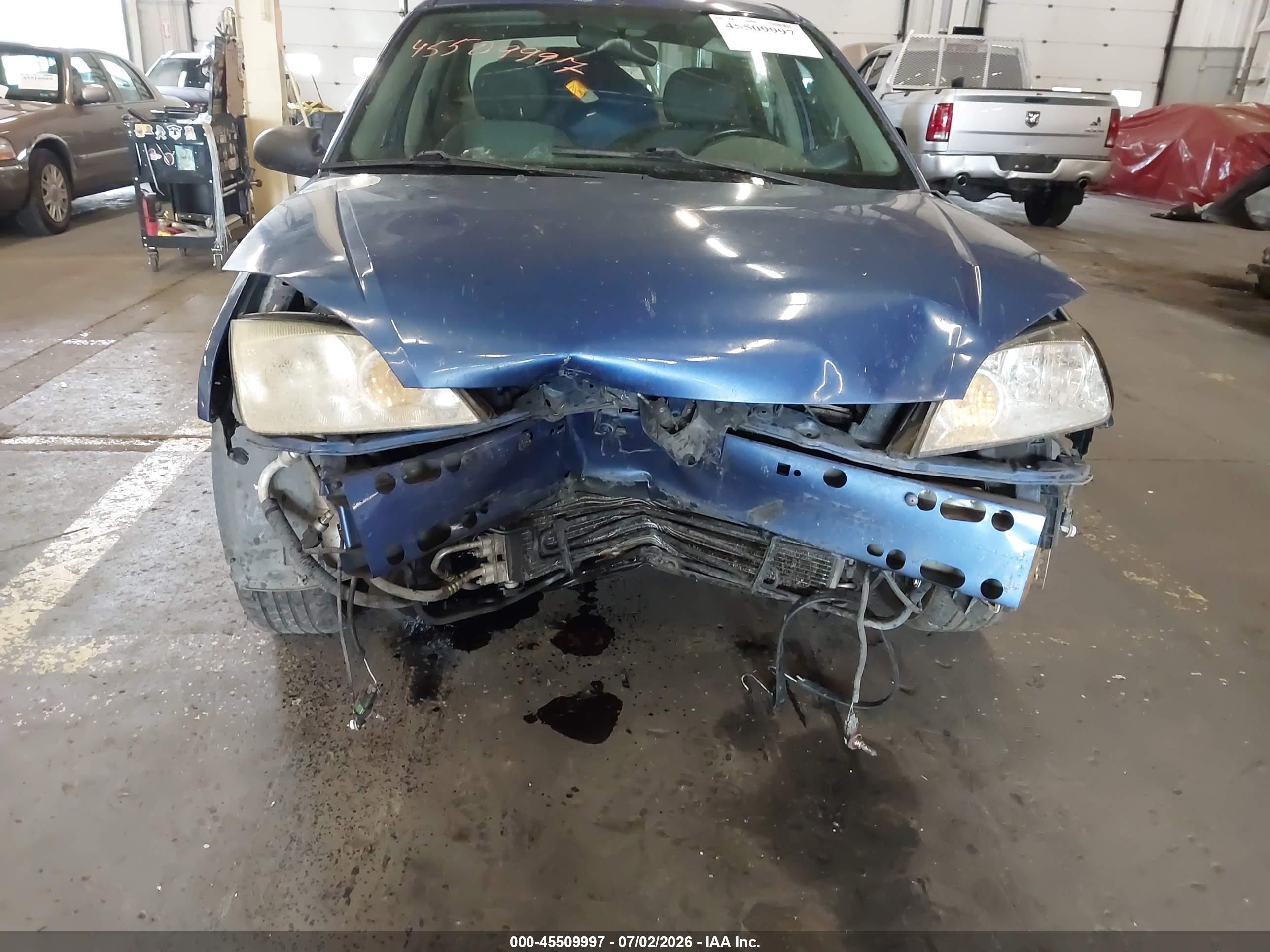 2005 Ford Focus Zx4 Синий vin: 1FAFP34N35W276826