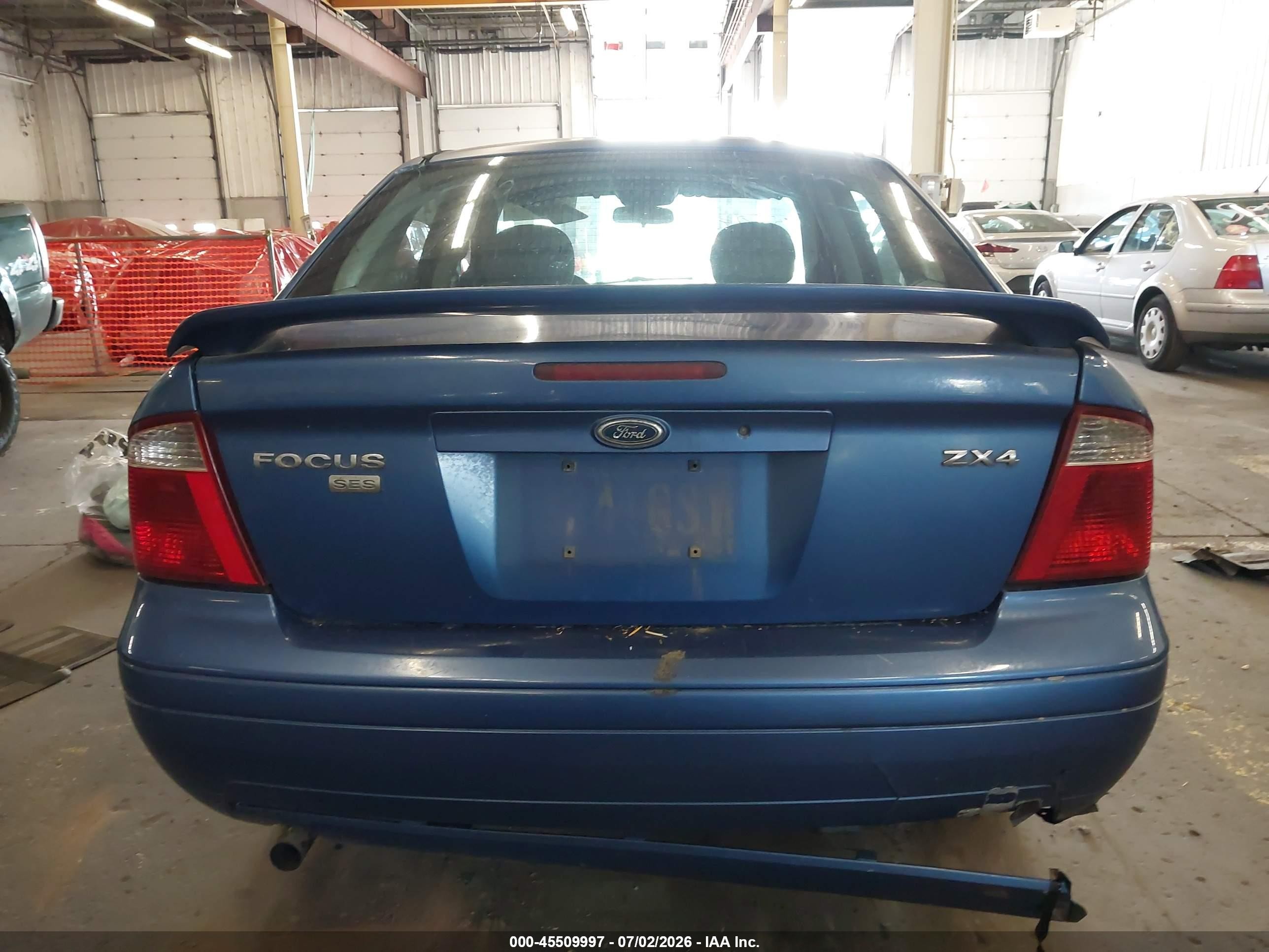 2005 Ford Focus Zx4 Синий vin: 1FAFP34N35W276826
