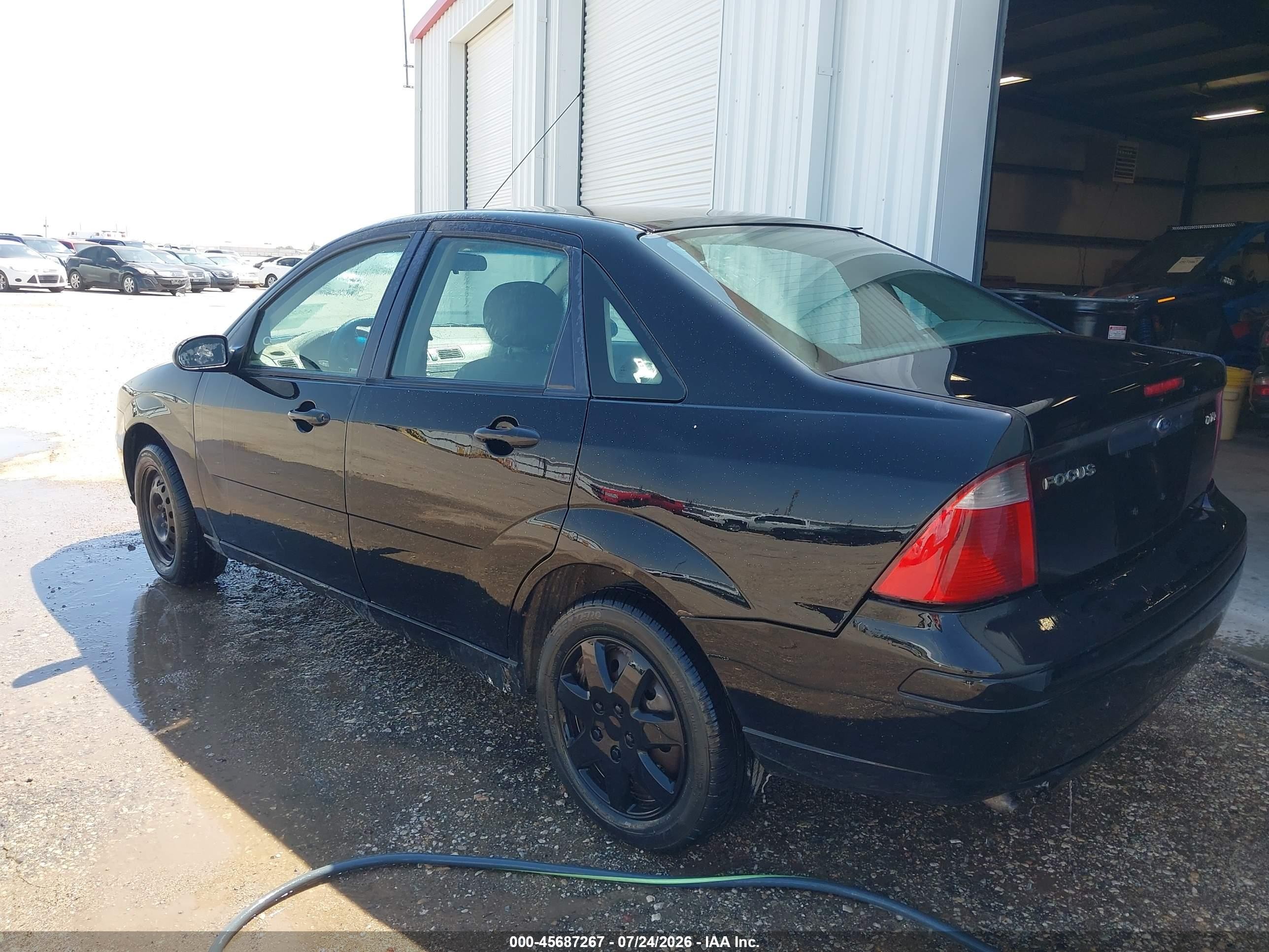 2005 Ford Focus Zx4 Black vin: 1FAFP34N35W280312
