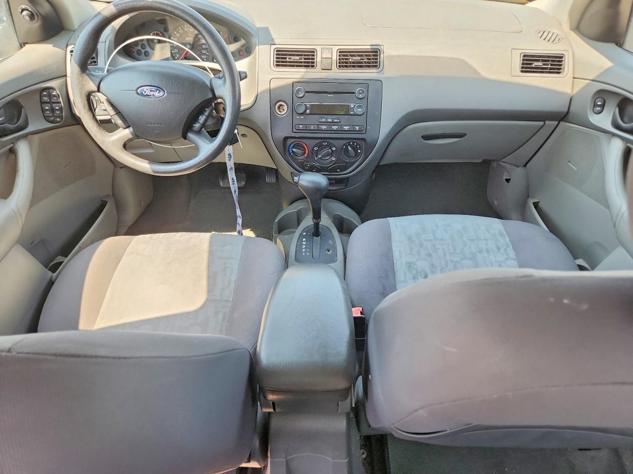 2005 Ford Focus Zx4 Серебряный vin: 1FAFP34N35W304415