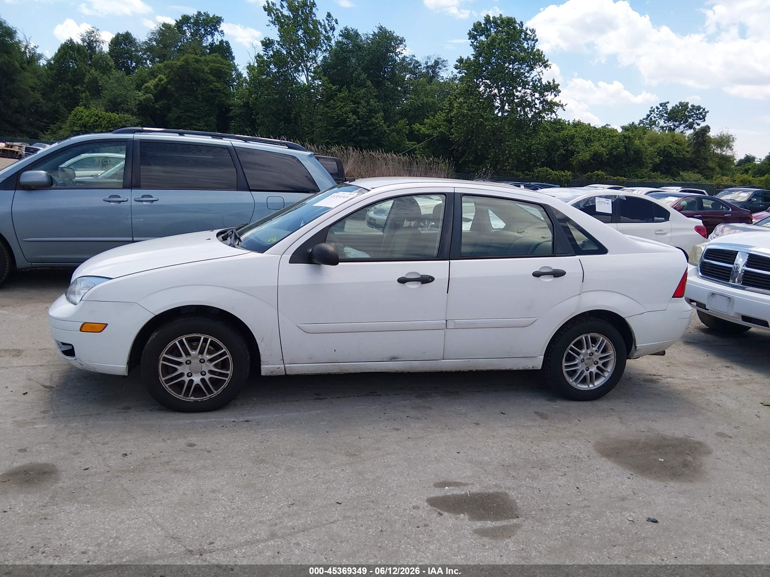 2006 Ford Focus Zx4 White vin: 1FAFP34N36W216451