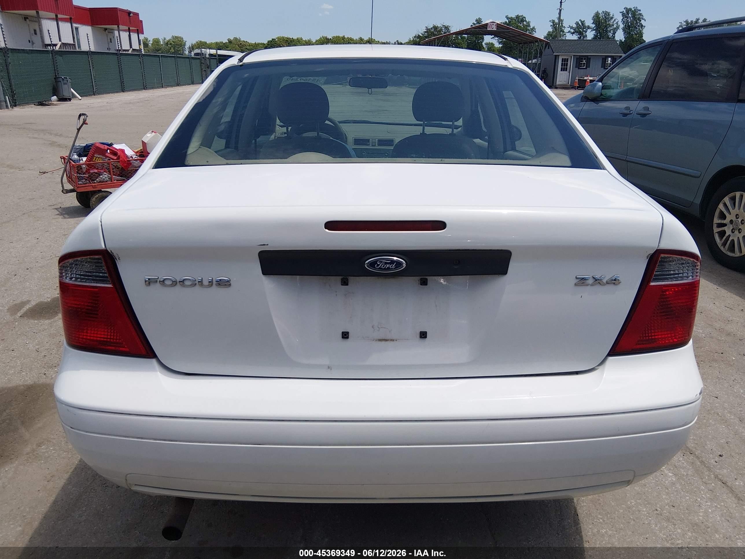 2006 Ford Focus Zx4 White vin: 1FAFP34N36W216451