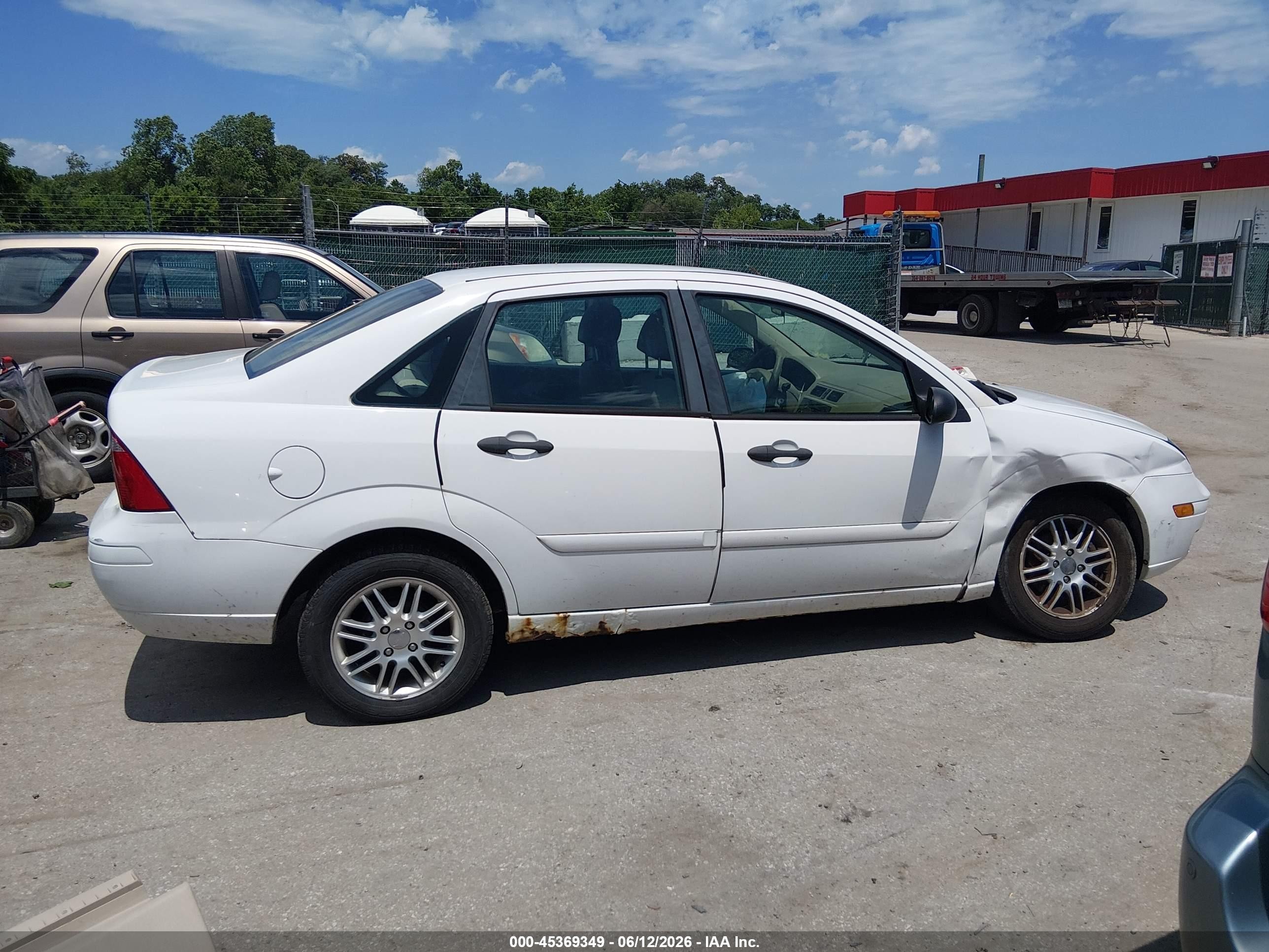 2006 Ford Focus Zx4 White vin: 1FAFP34N36W216451