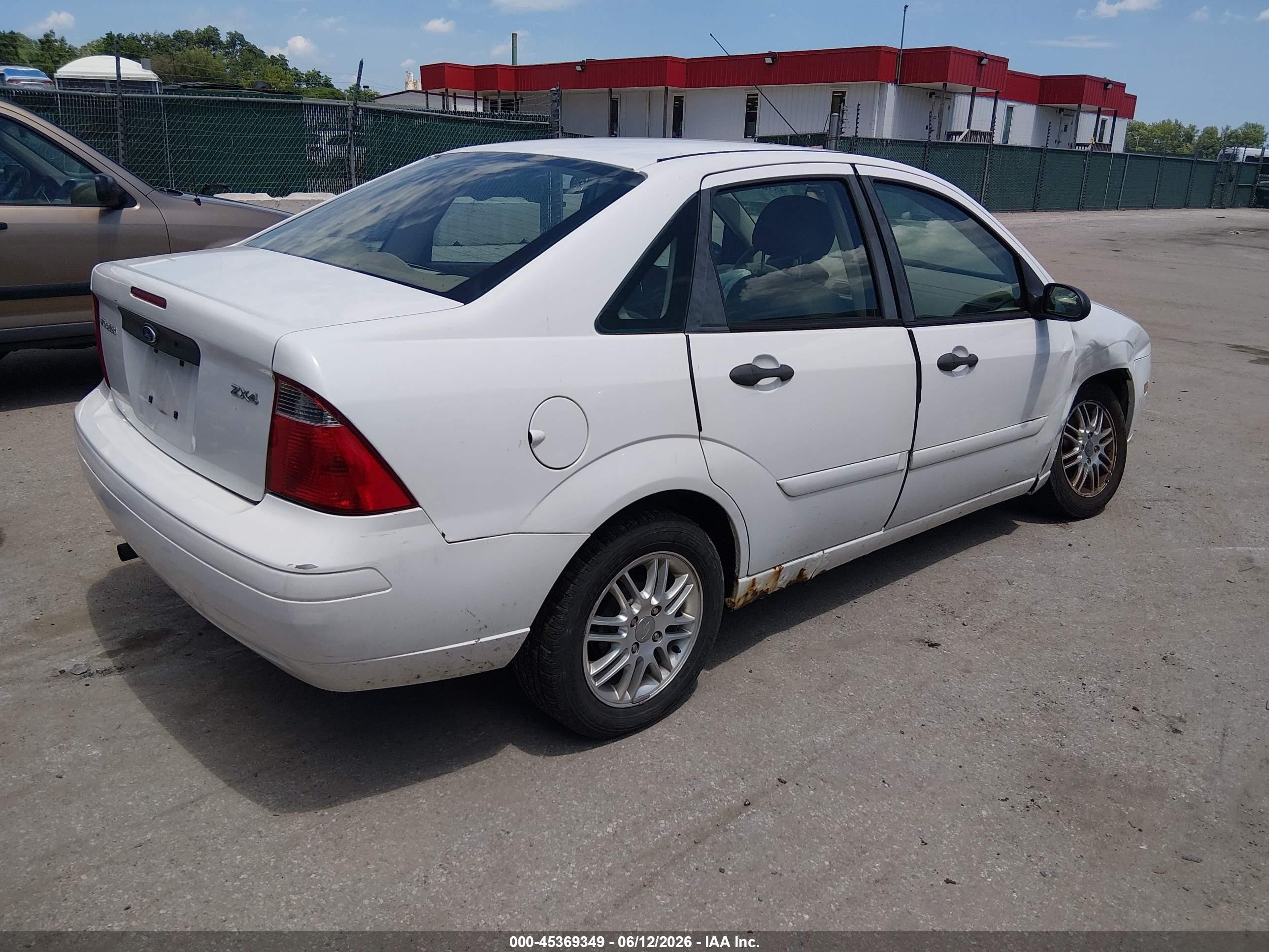2006 Ford Focus Zx4 White vin: 1FAFP34N36W216451