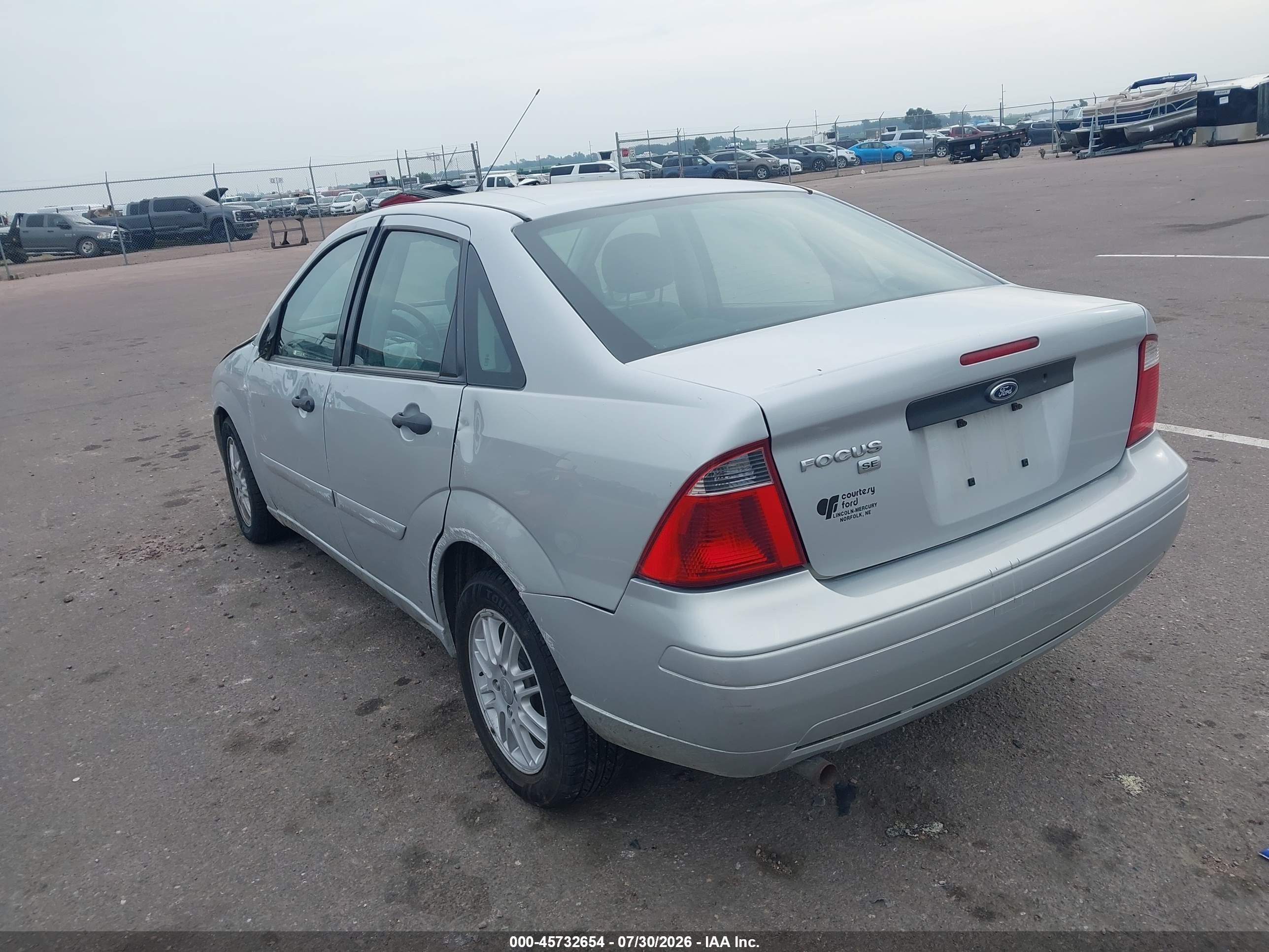 2007 Ford Focus Zx4/s/se/ses Silver vin: 1FAFP34N37W122748
