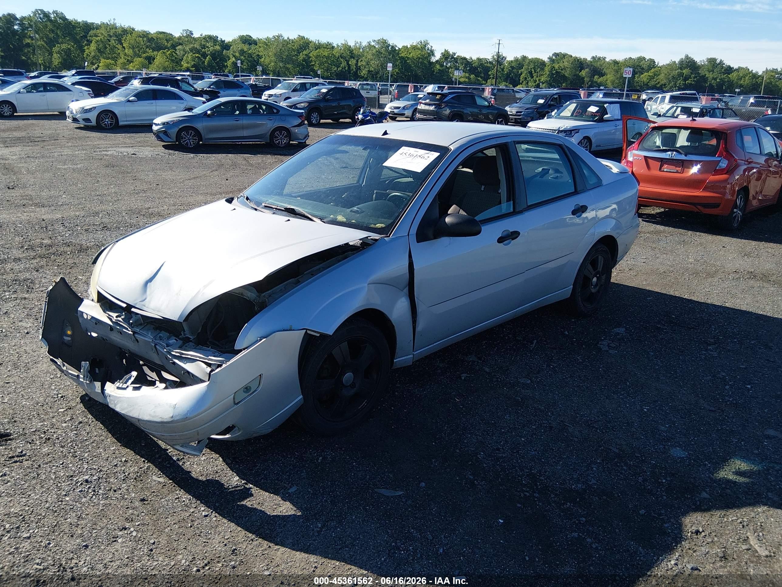 2007 Ford Focus S/se/ses Silver vin: 1FAFP34N37W259947