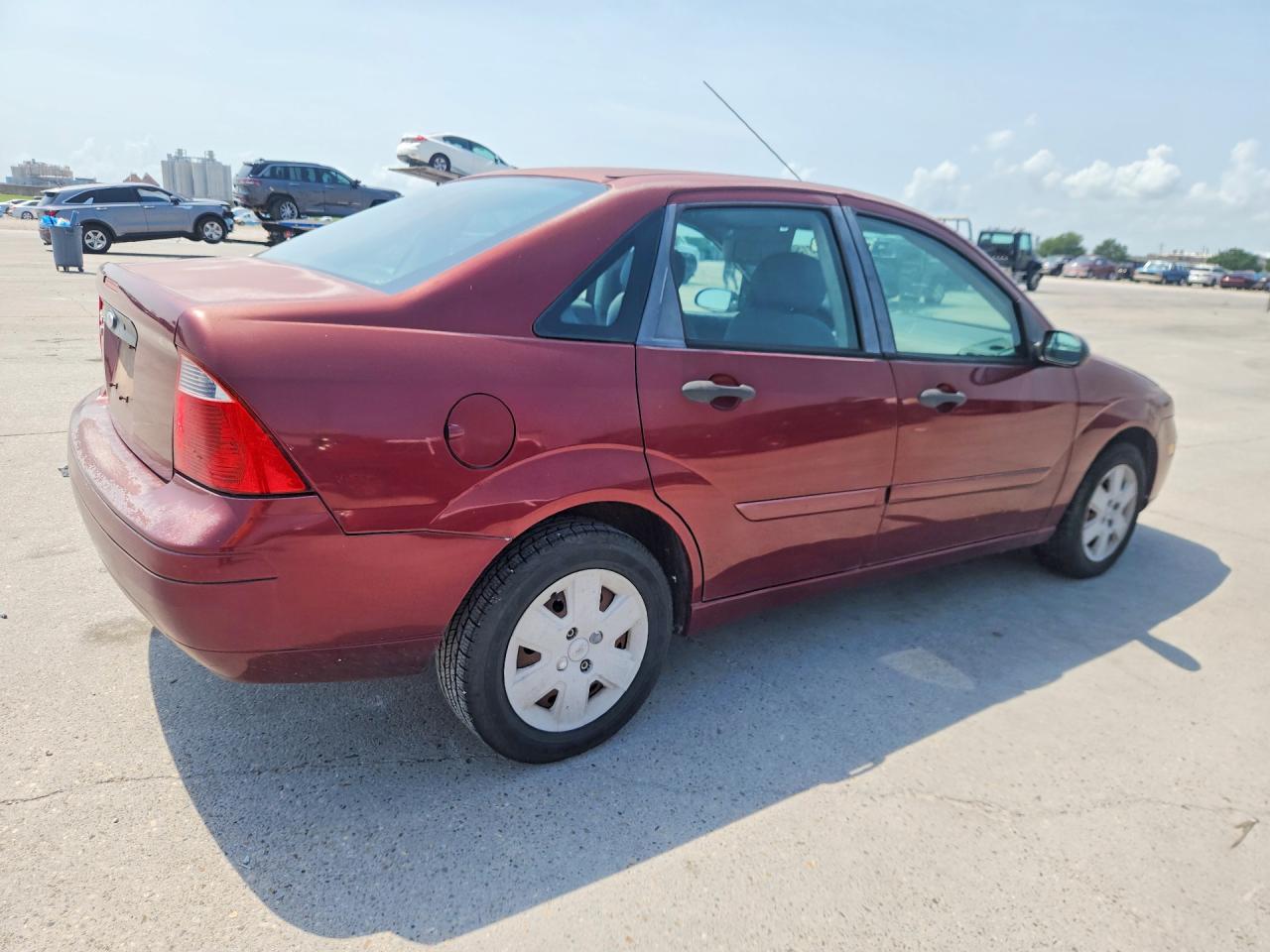 2007 Ford Focus Zx4 Maroon vin: 1FAFP34N37W279759