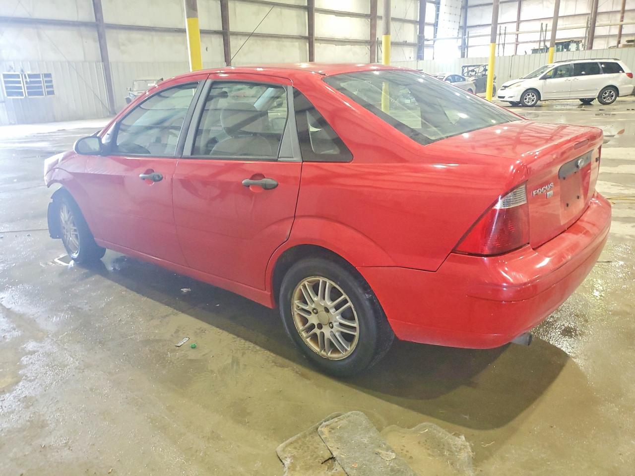 2007 Ford Focus Zx4 Red vin: 1FAFP34N37W286355