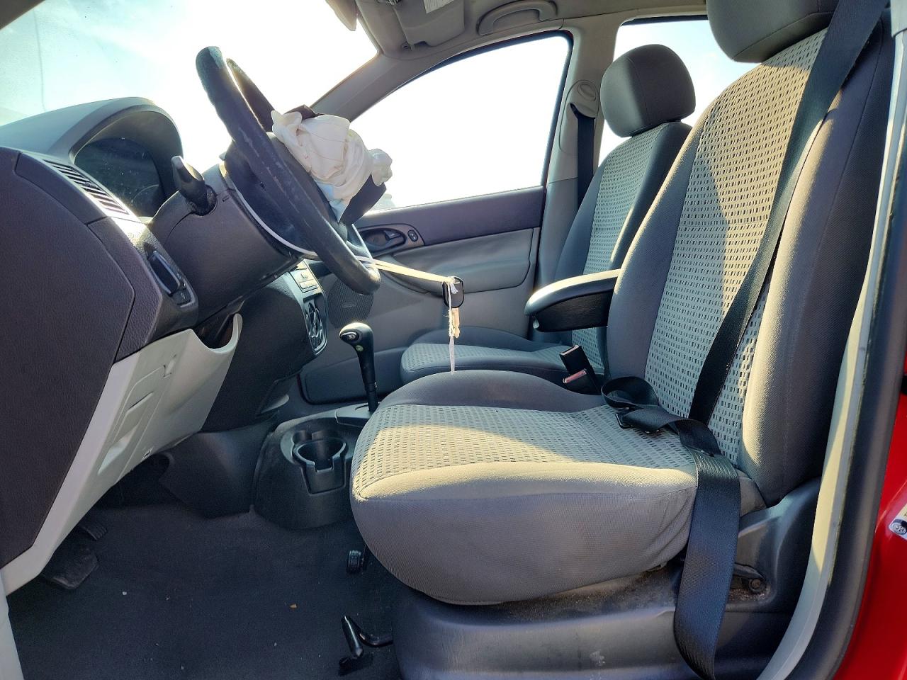 2007 Ford Focus Zx4 Красный vin: 1FAFP34N37W293760