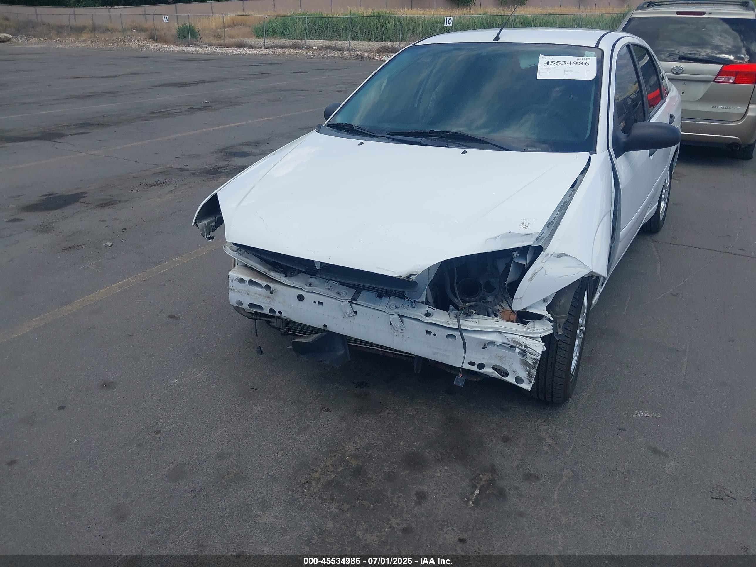 2007 Ford Focus S/se/ses White vin: 1FAFP34N37W301534