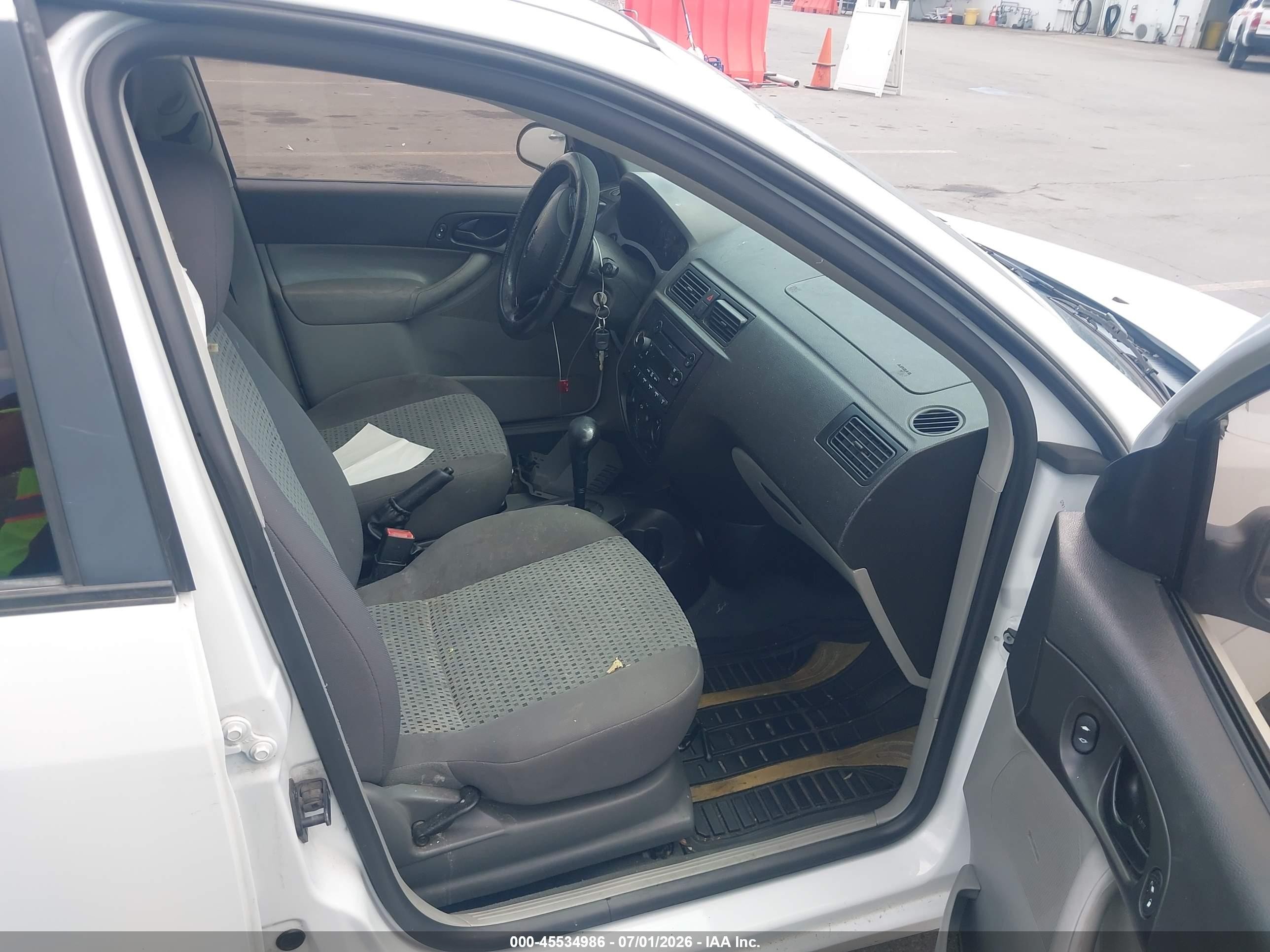 2007 Ford Focus S/se/ses White vin: 1FAFP34N37W301534