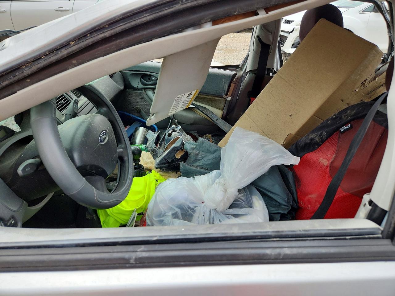 2005 Ford Focus Zx4 Silver vin: 1FAFP34N45W111027