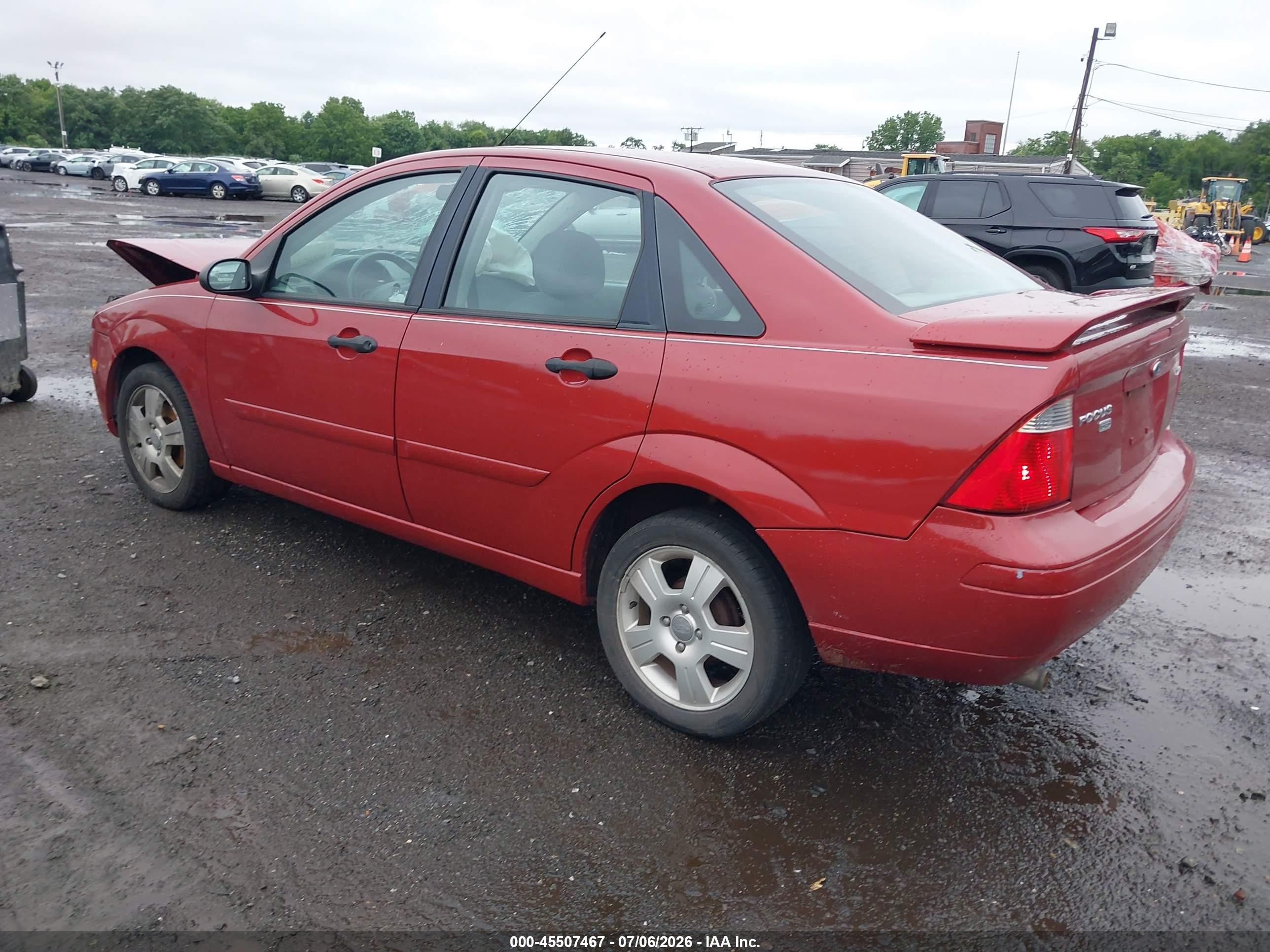 2005 Ford Focus Zx4 Red vin: 1FAFP34N45W121265