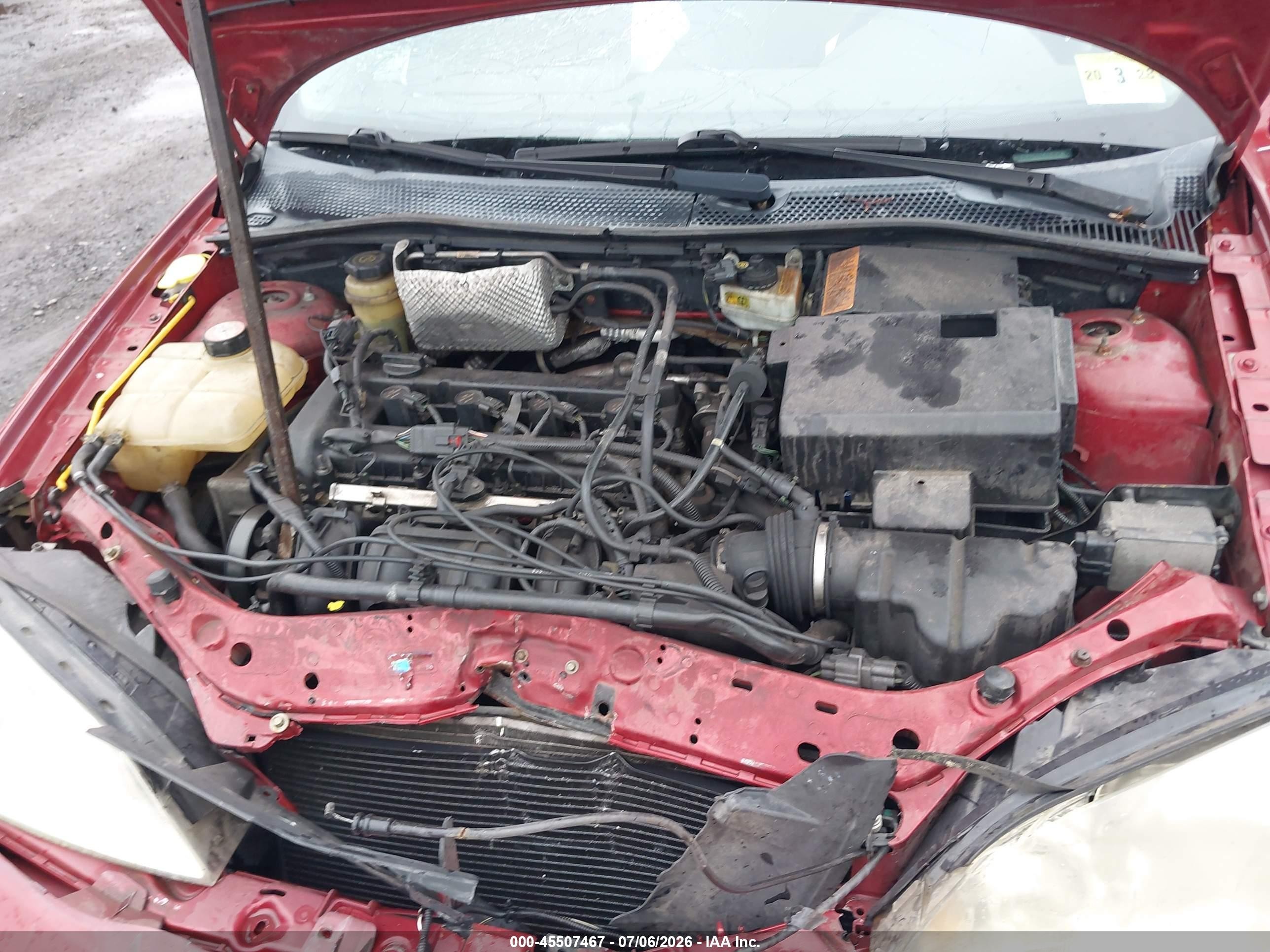 2005 Ford Focus Zx4 Red vin: 1FAFP34N45W121265