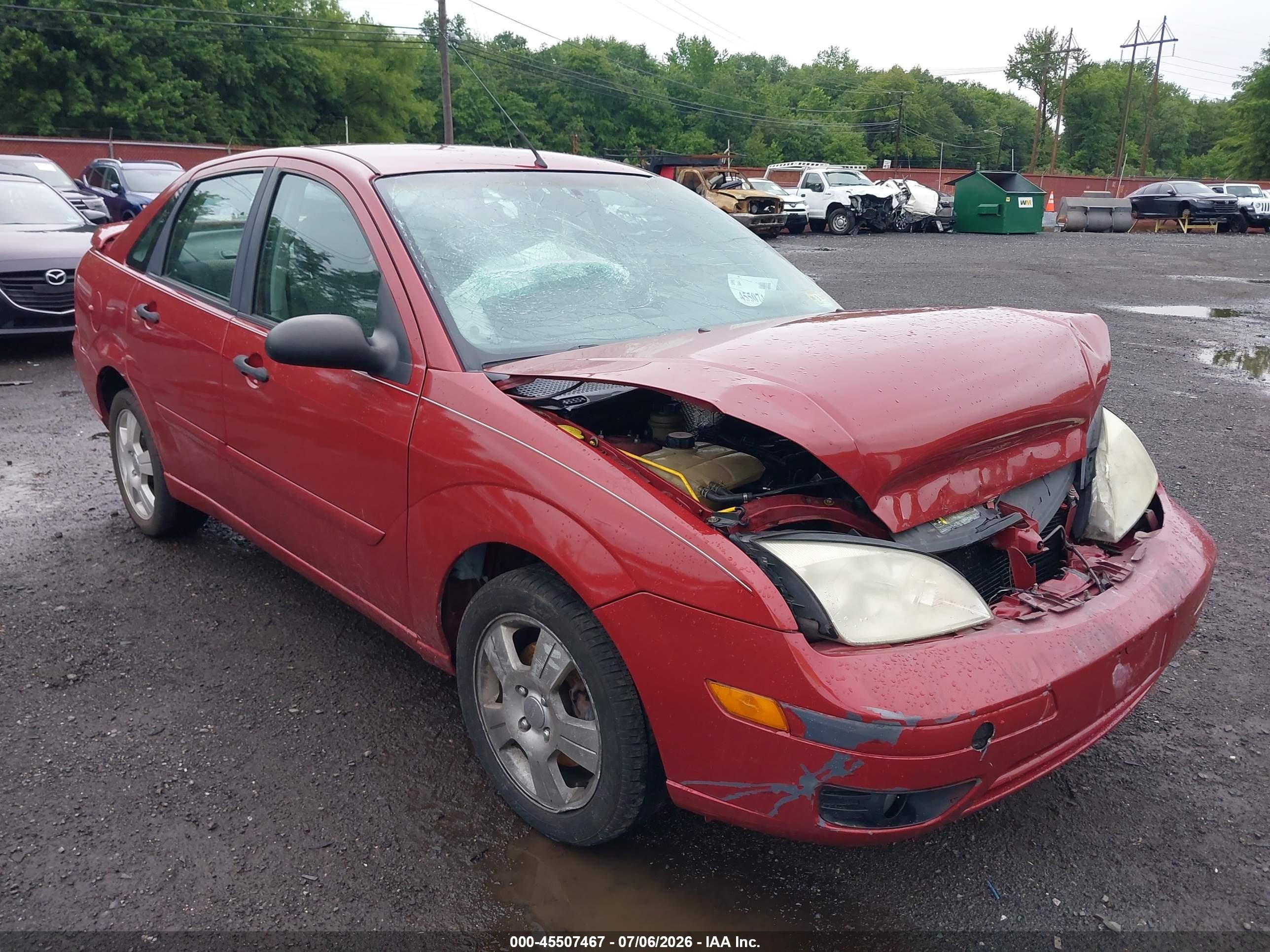 2005 Ford Focus Zx4 Red vin: 1FAFP34N45W121265
