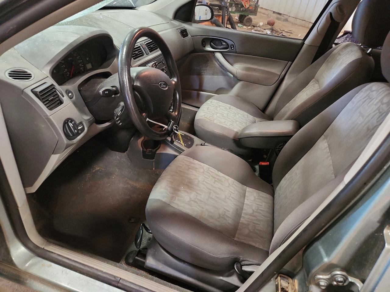 2005 Ford Focus Zx4 Blue vin: 1FAFP34N45W138857