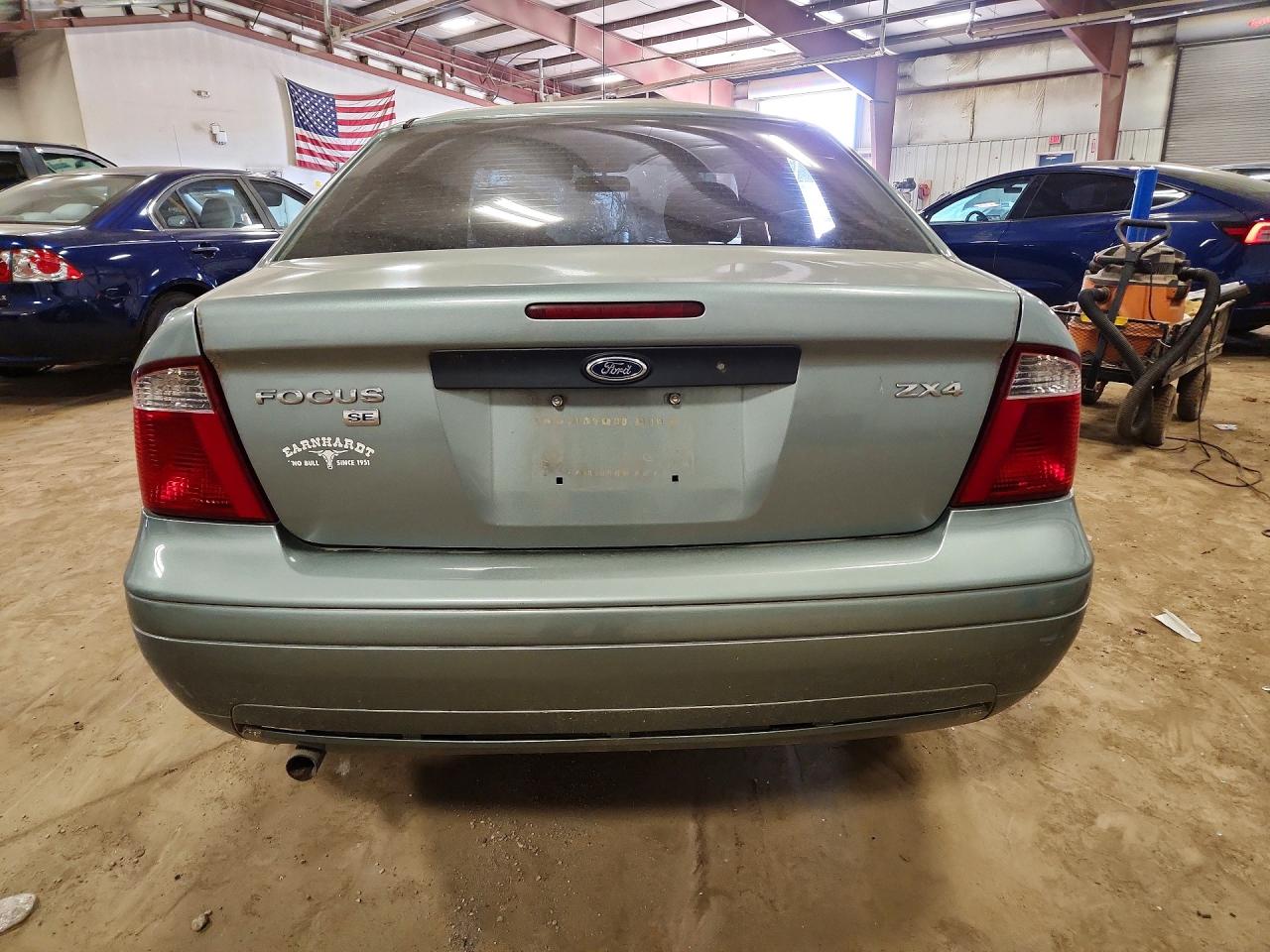 2005 Ford Focus Zx4 Blue vin: 1FAFP34N45W138857