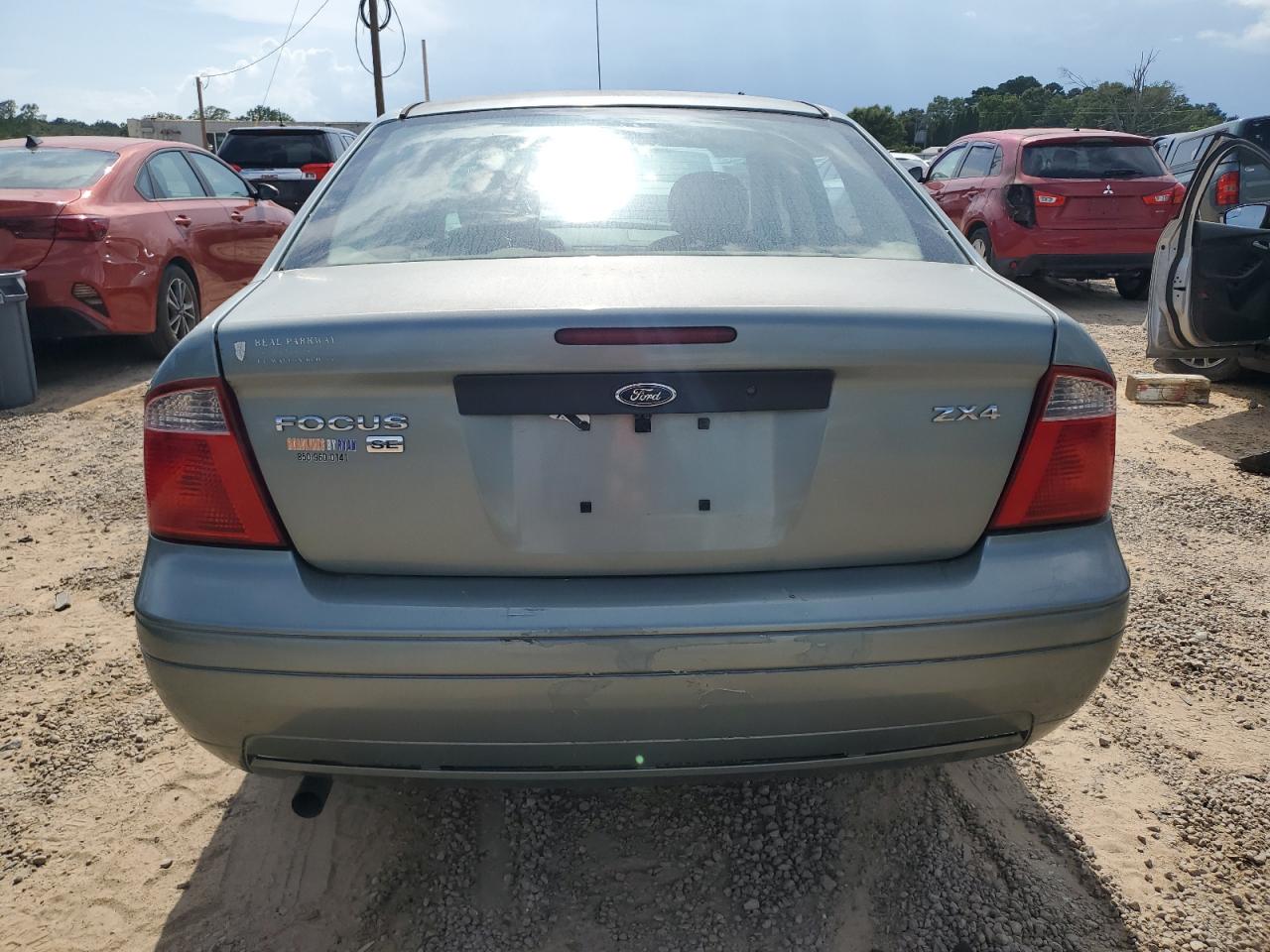 2005 Ford Focus Zx4 Зеленый vin: 1FAFP34N45W228705