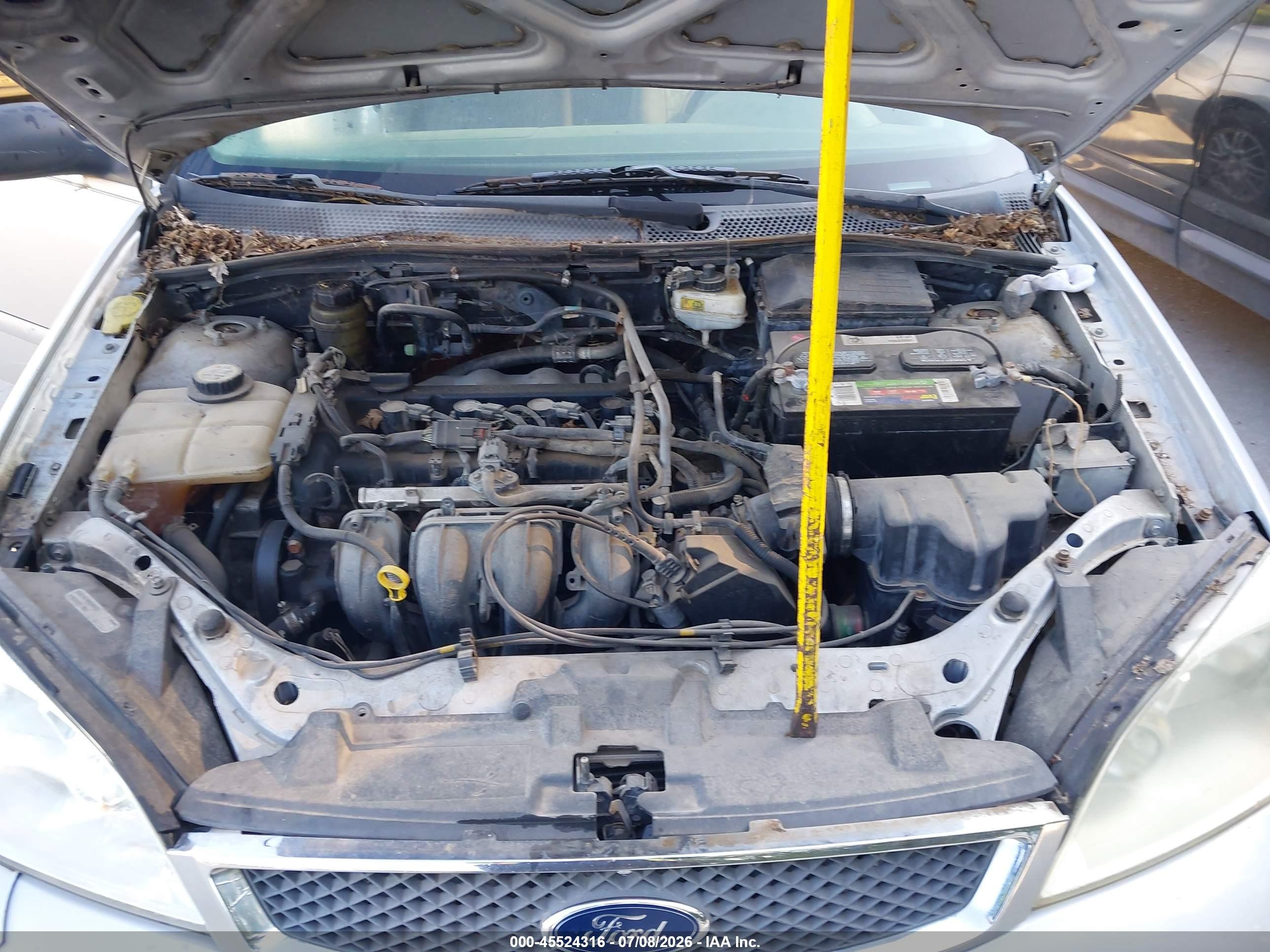2005 Ford Focus Zx4 Silver vin: 1FAFP34N45W251854