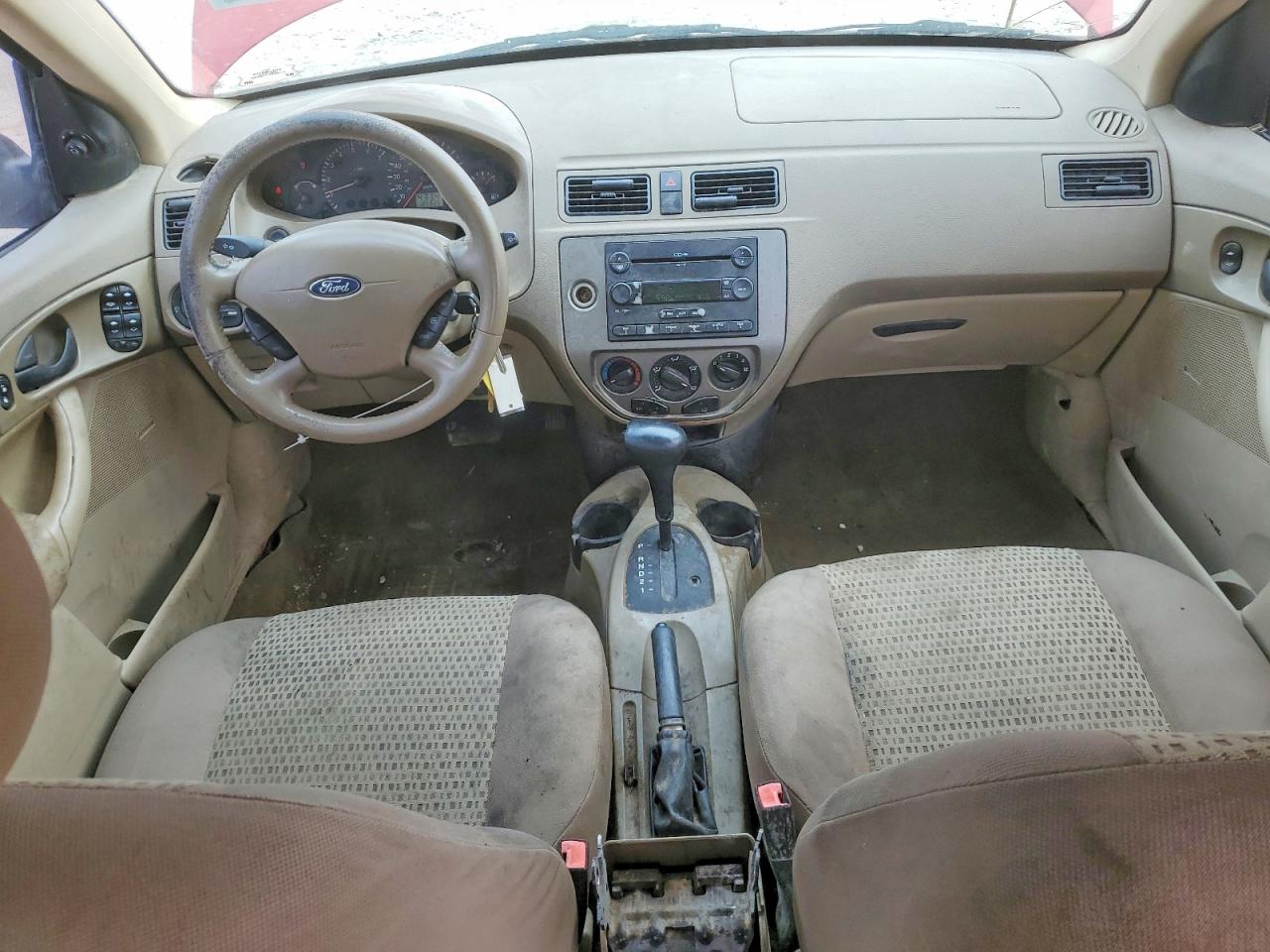 2005 Ford Focus Zx4 Red vin: 1FAFP34N45W271375