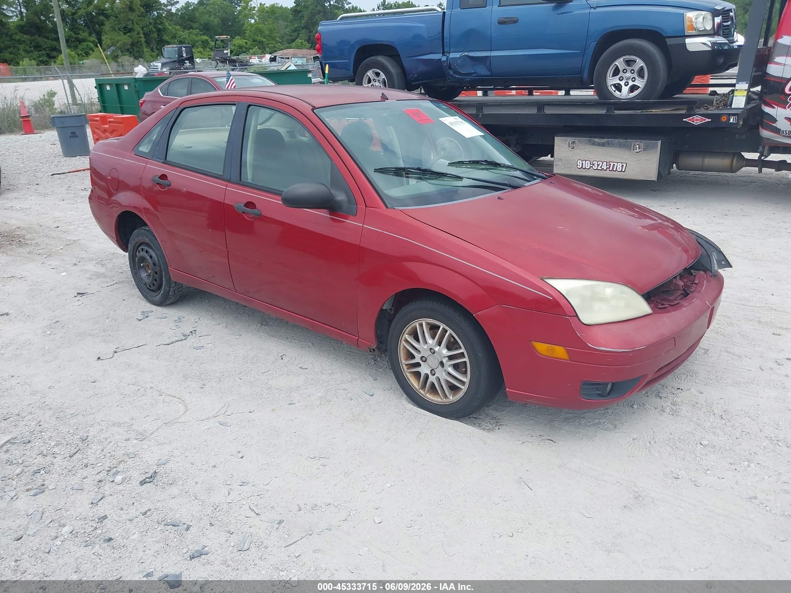2005 Ford Focus Zx4 Красный vin: 1FAFP34N45W276852