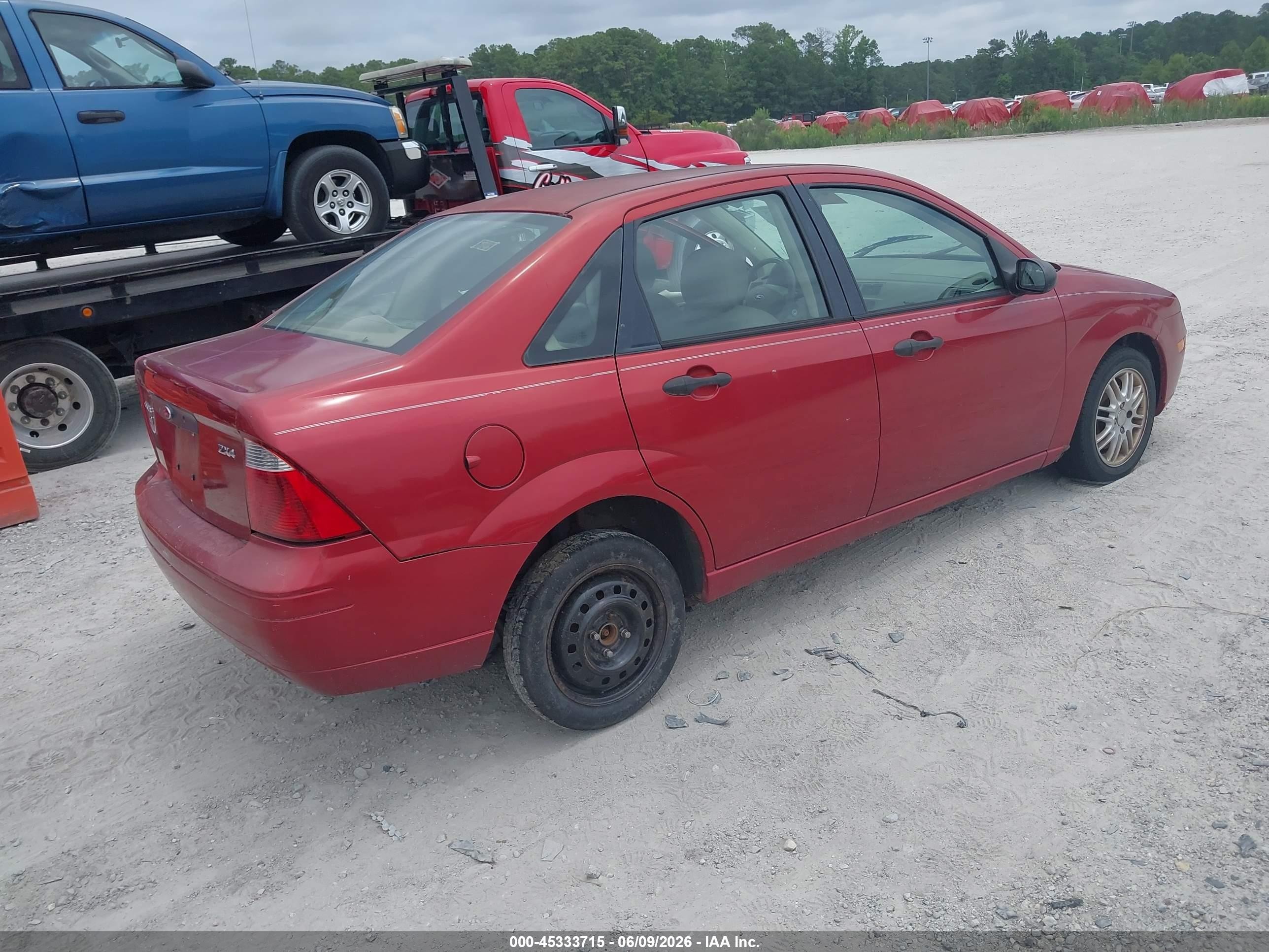 2005 Ford Focus Zx4 Красный vin: 1FAFP34N45W276852