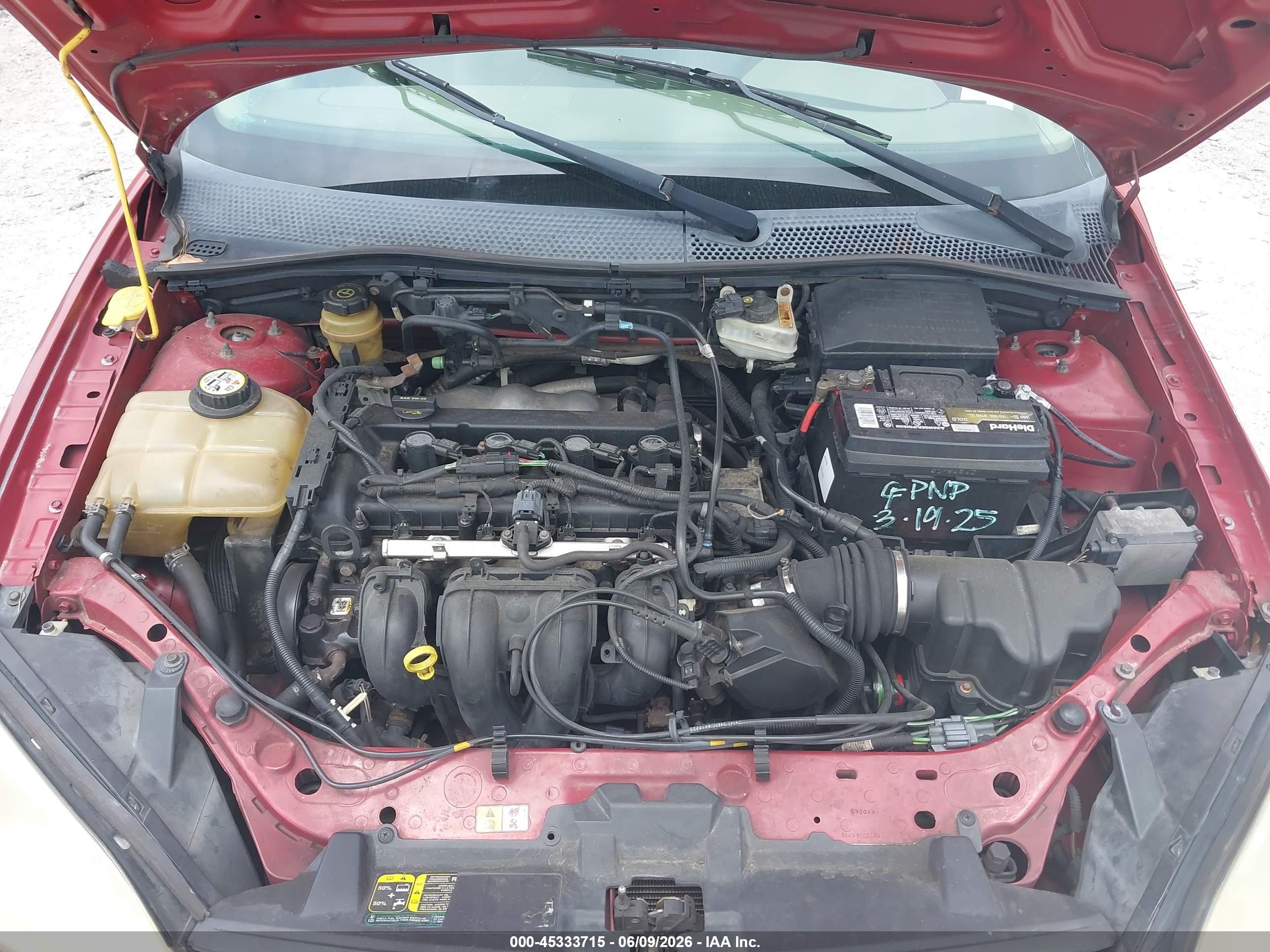 2005 Ford Focus Zx4 Красный vin: 1FAFP34N45W276852