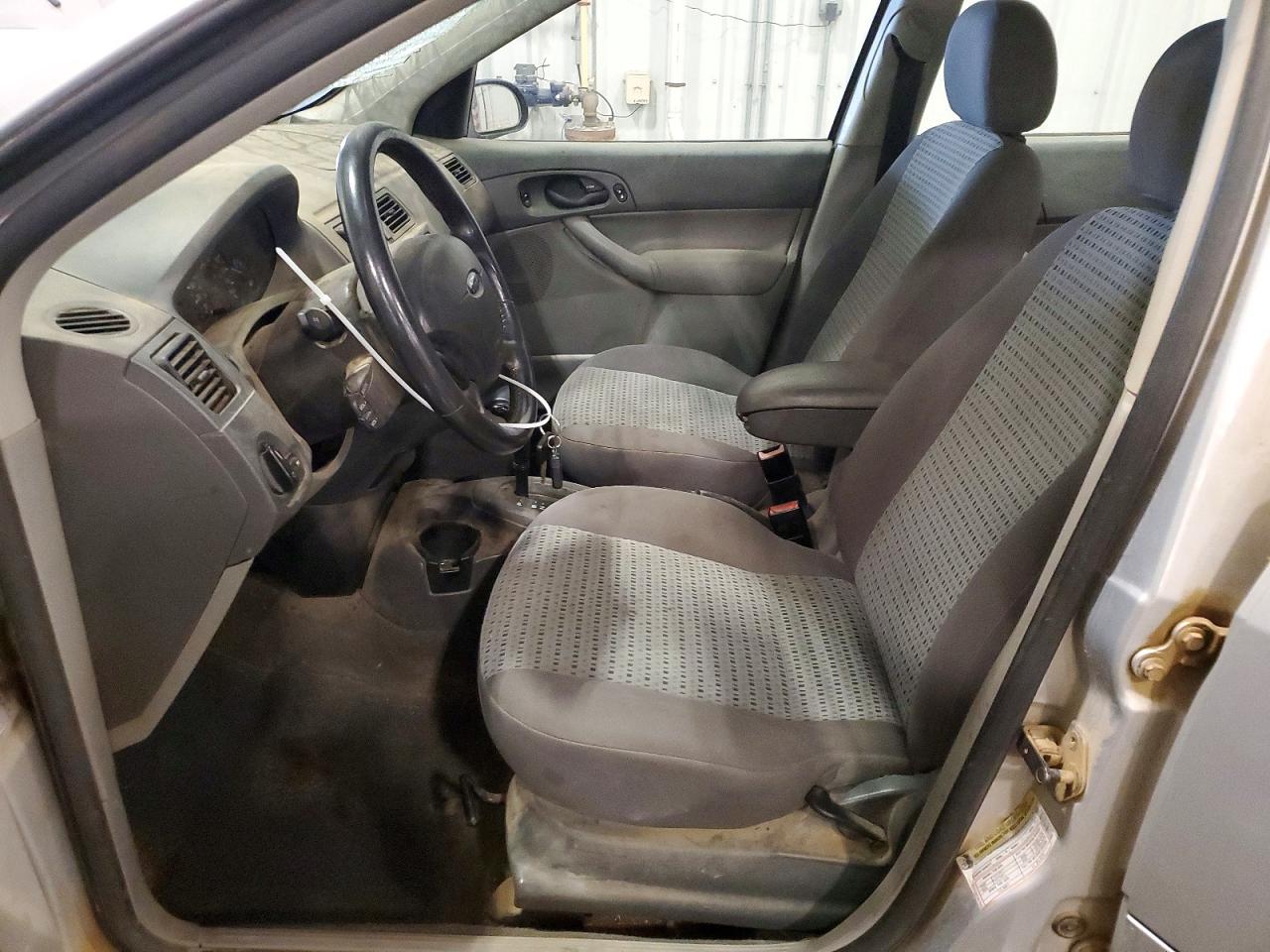 2005 Ford Focus Zx4 Silver vin: 1FAFP34N45W295207