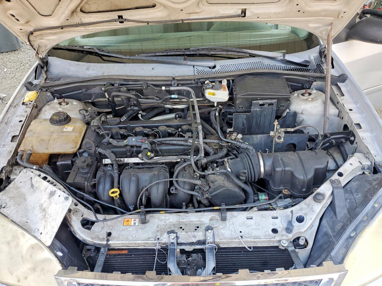 2007 Ford Focus Zx4 Silver vin: 1FAFP34N47W101410