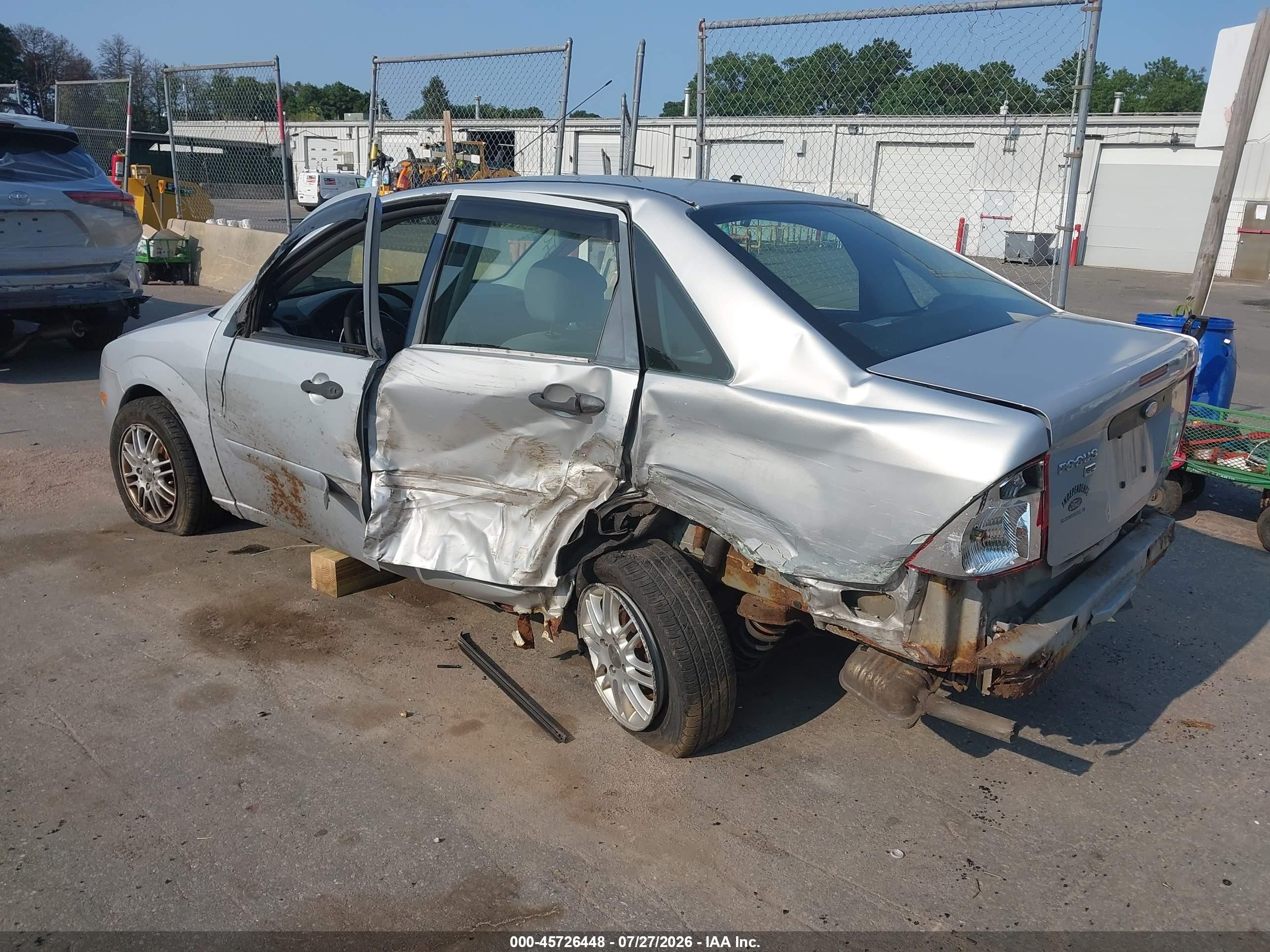 2007 Ford Focus S/se/ses Silver vin: 1FAFP34N47W272853