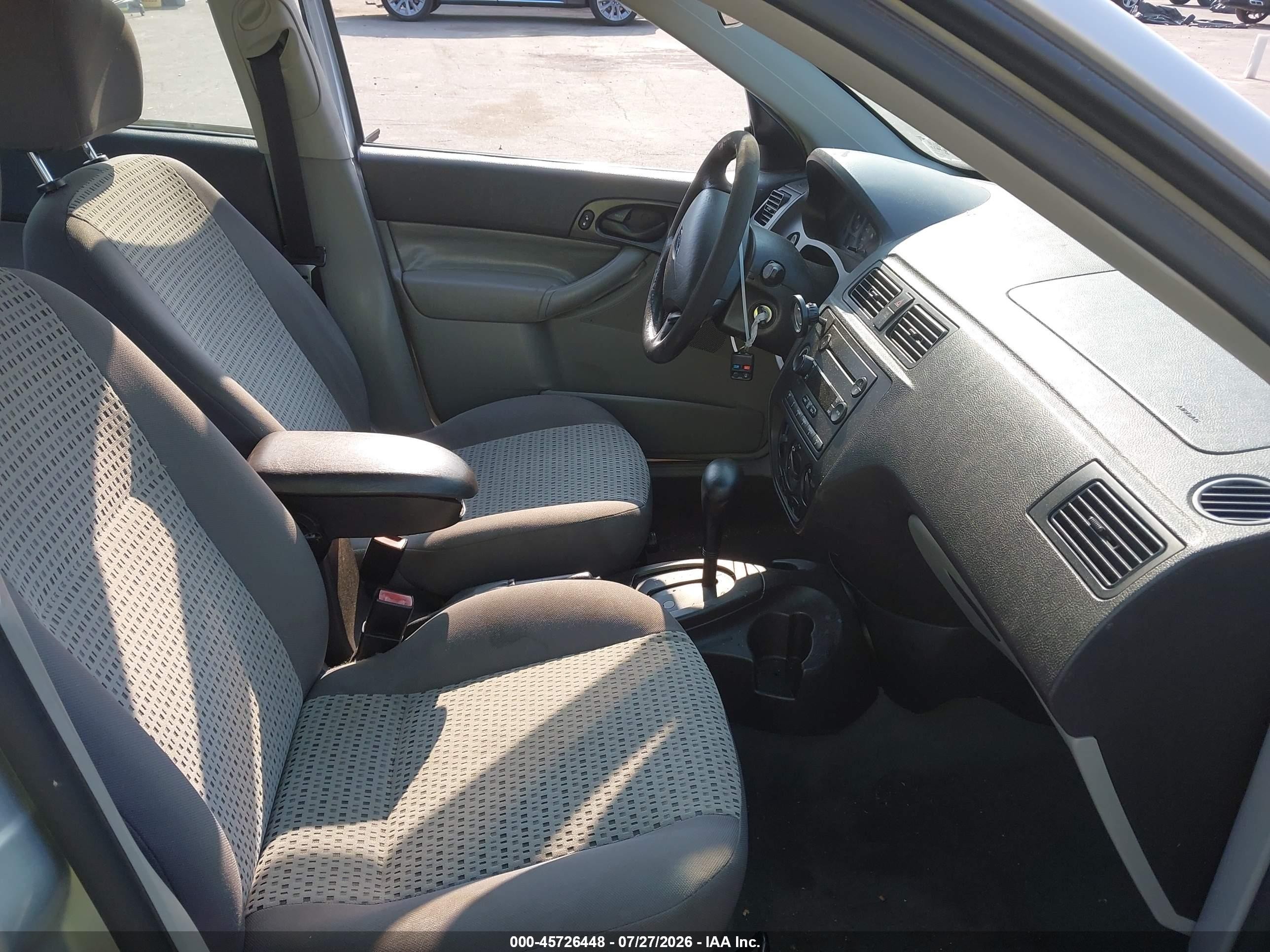 2007 Ford Focus S/se/ses Silver vin: 1FAFP34N47W272853