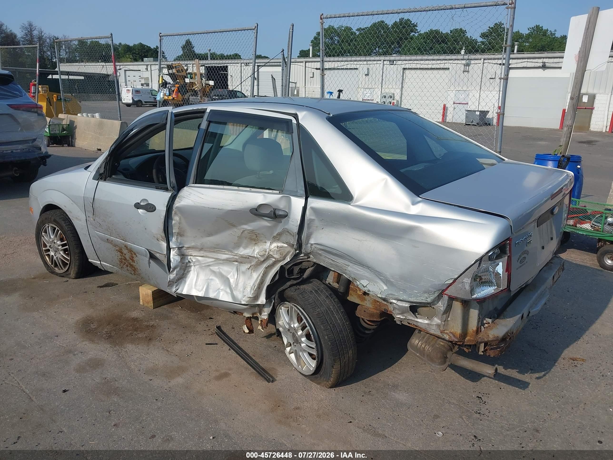 2007 Ford Focus S/se/ses Silver vin: 1FAFP34N47W272853