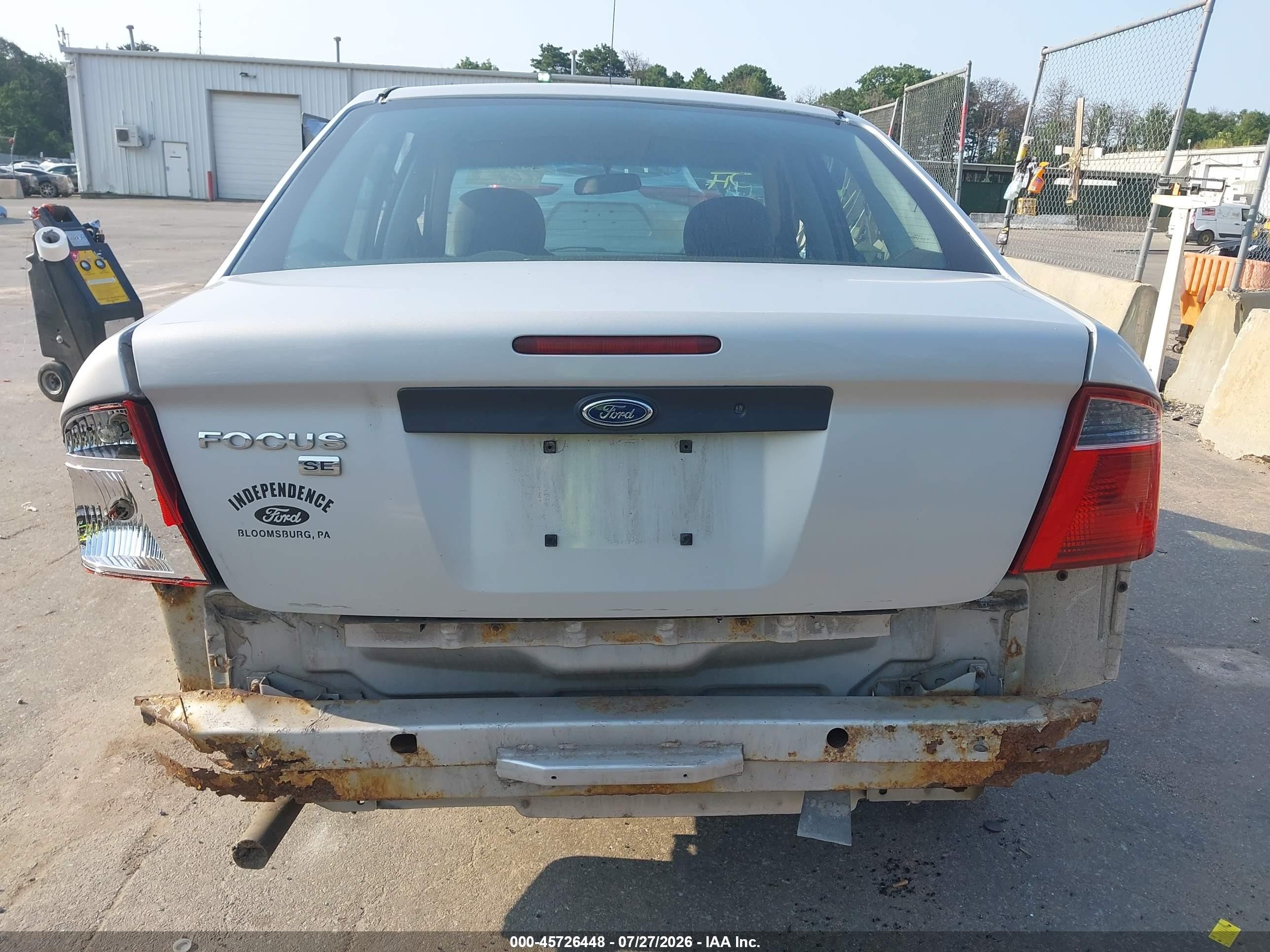 2007 Ford Focus S/se/ses Silver vin: 1FAFP34N47W272853