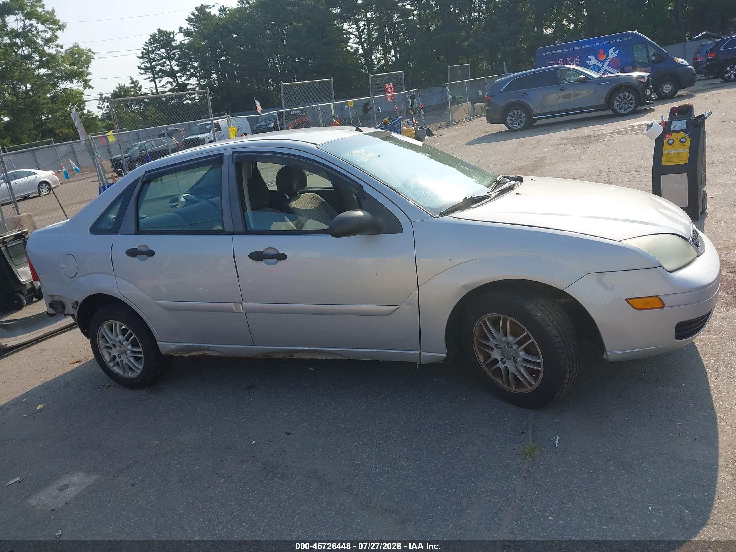 2007 Ford Focus S/se/ses Silver vin: 1FAFP34N47W272853