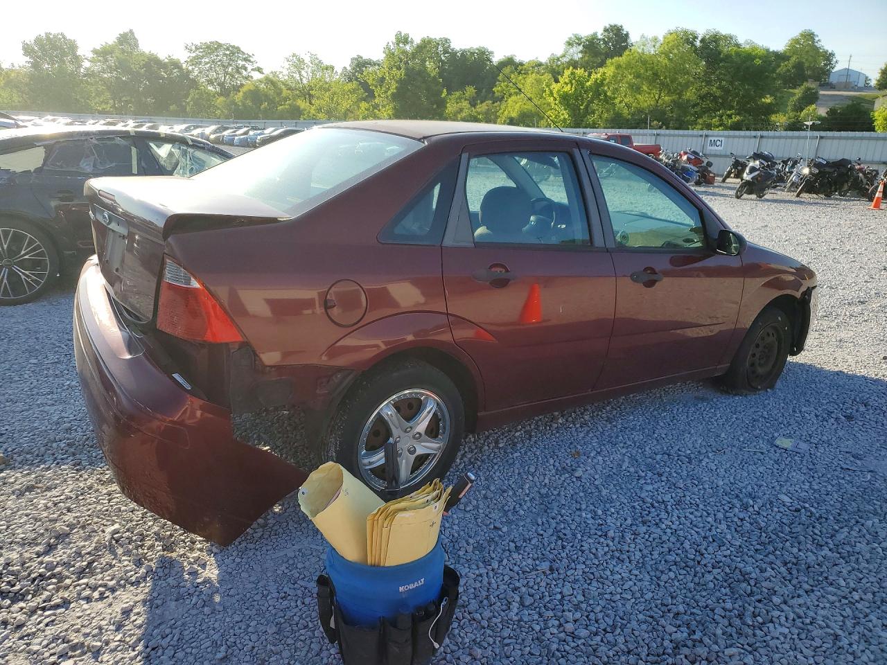 2007 Ford Focus Zx4 Red vin: 1FAFP34N47W356431