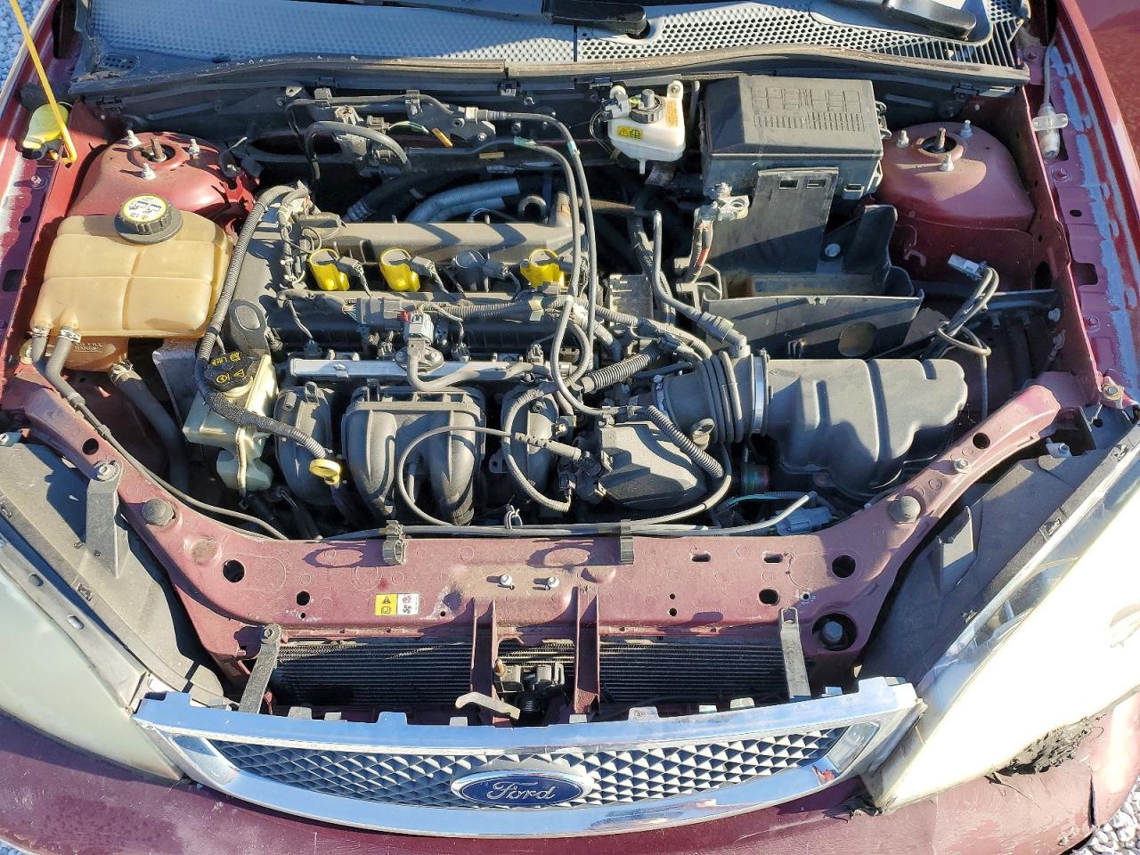 2007 Ford Focus Zx4 Red vin: 1FAFP34N47W356431