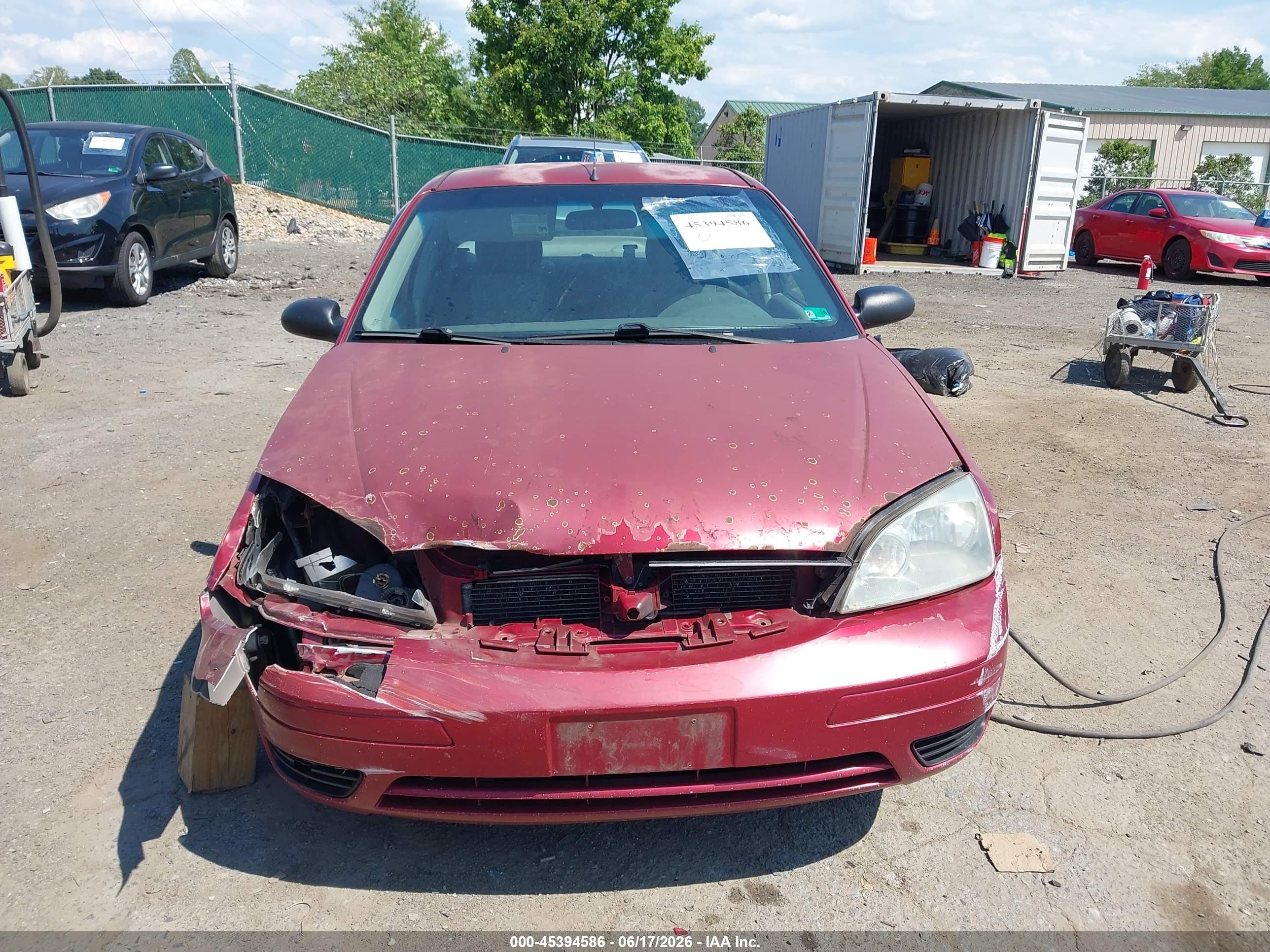 2005 Ford Focus Zx4 Burgundy vin: 1FAFP34N55W115295