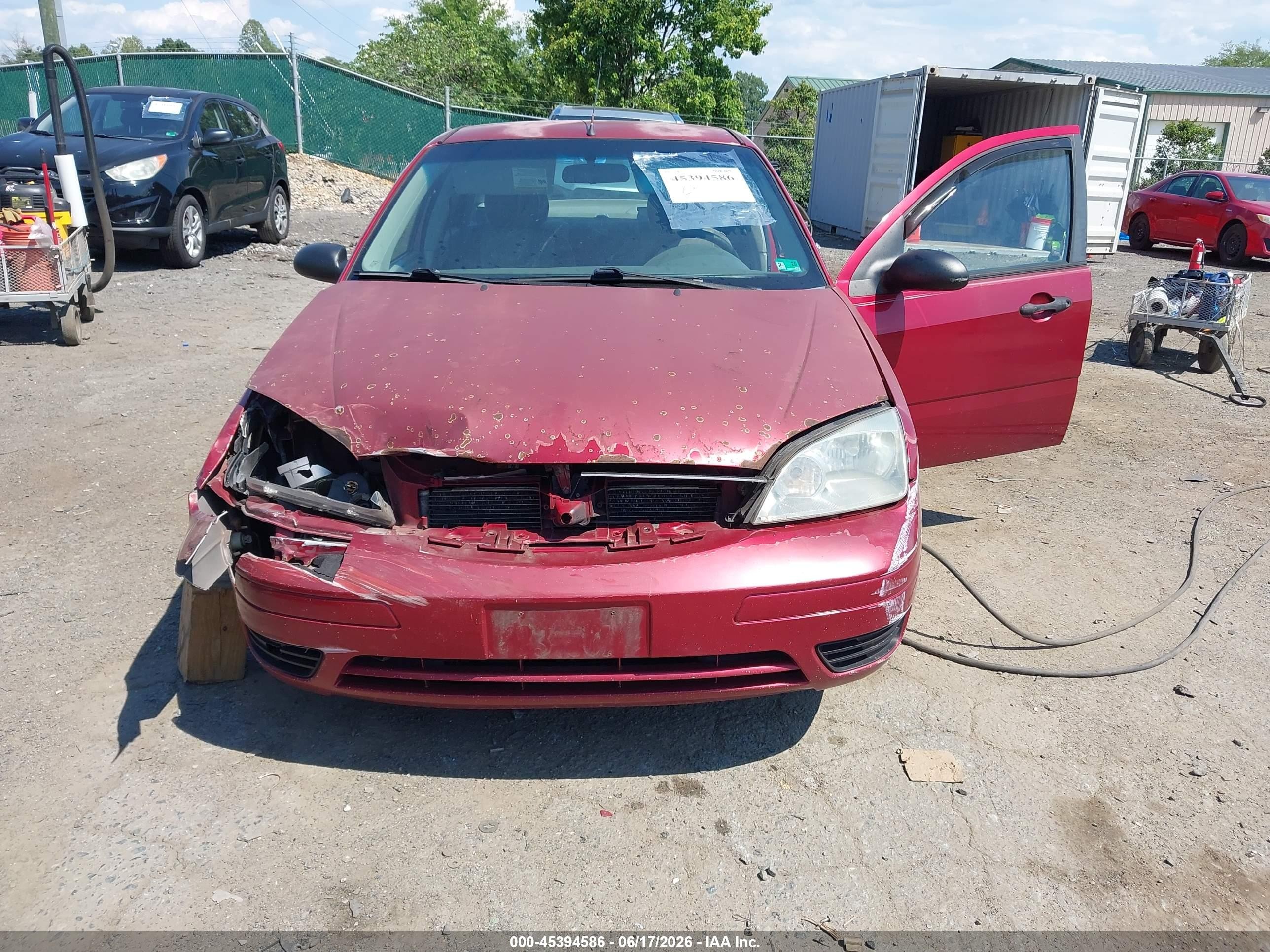 2005 Ford Focus Zx4 Burgundy vin: 1FAFP34N55W115295