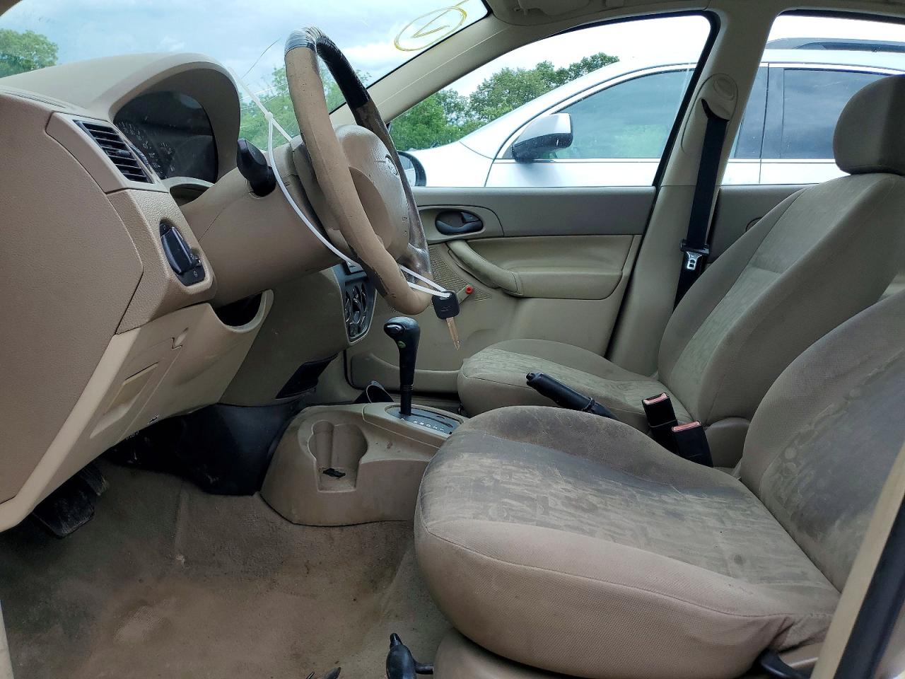 2005 Ford Focus Zx4 Золотой vin: 1FAFP34N55W118942