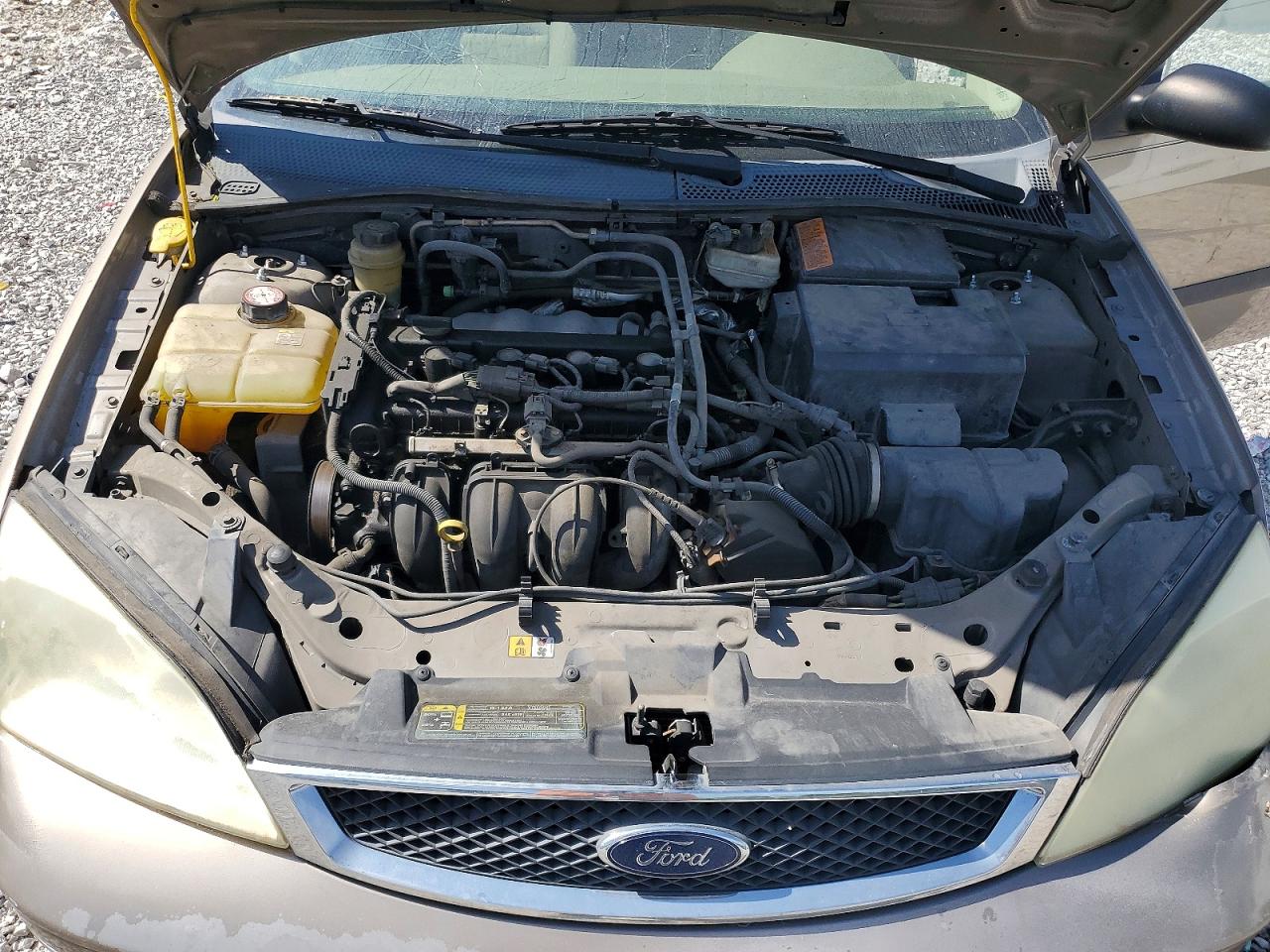 2005 Ford Focus Zx4 Золотой vin: 1FAFP34N55W118942
