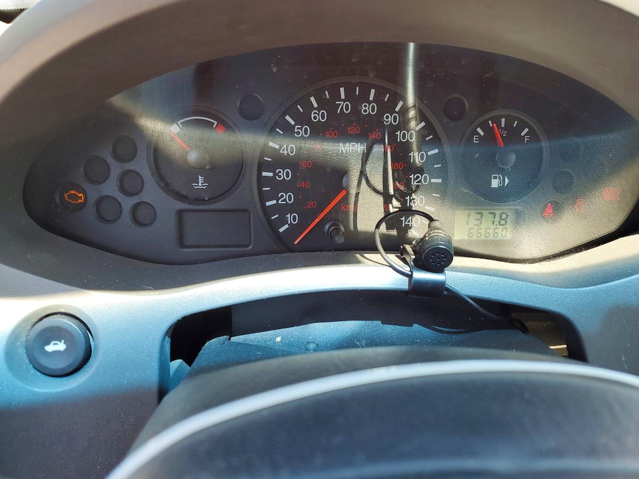 2005 Ford Focus Zx4 Red vin: 1FAFP34N55W187033