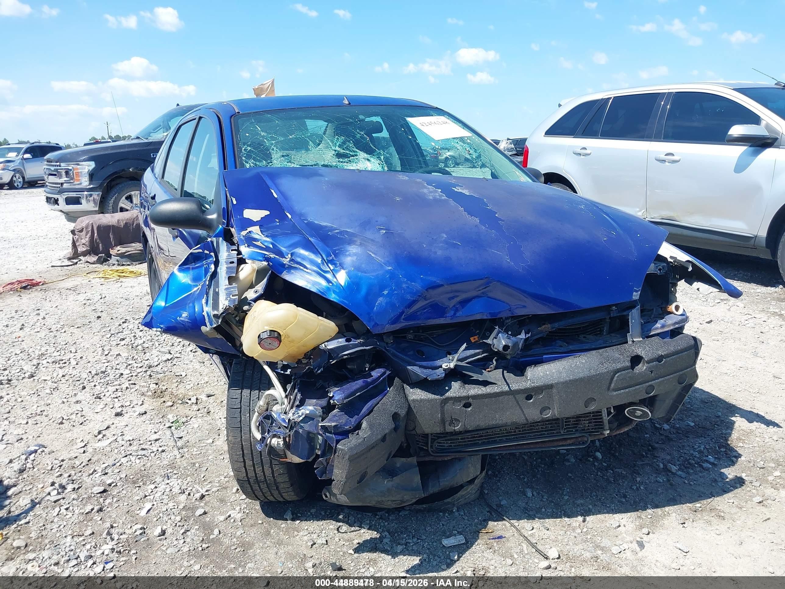 2005 Ford Focus Zx4 Blue vin: 1FAFP34N55W197402