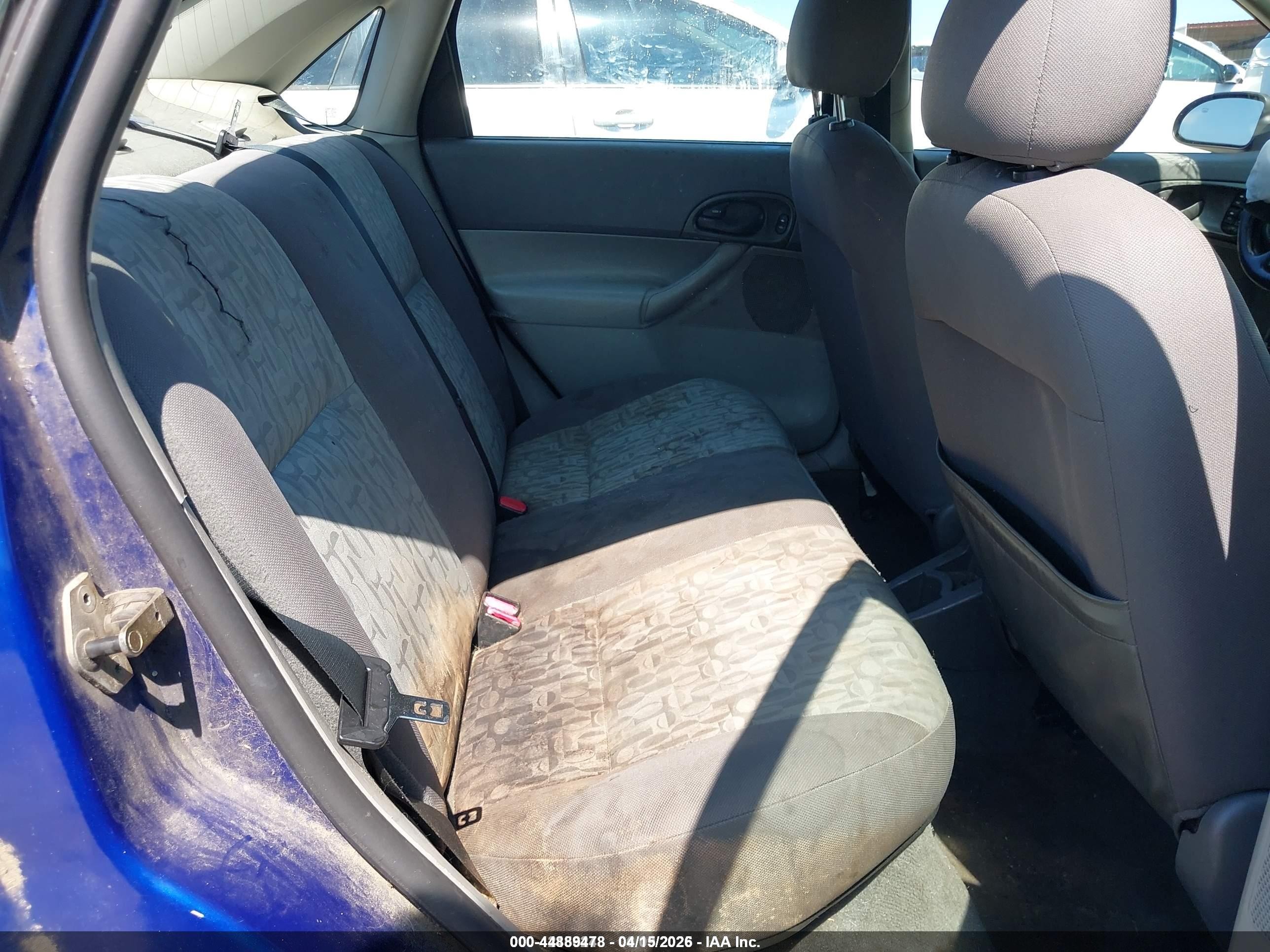 2005 Ford Focus Zx4 Blue vin: 1FAFP34N55W197402